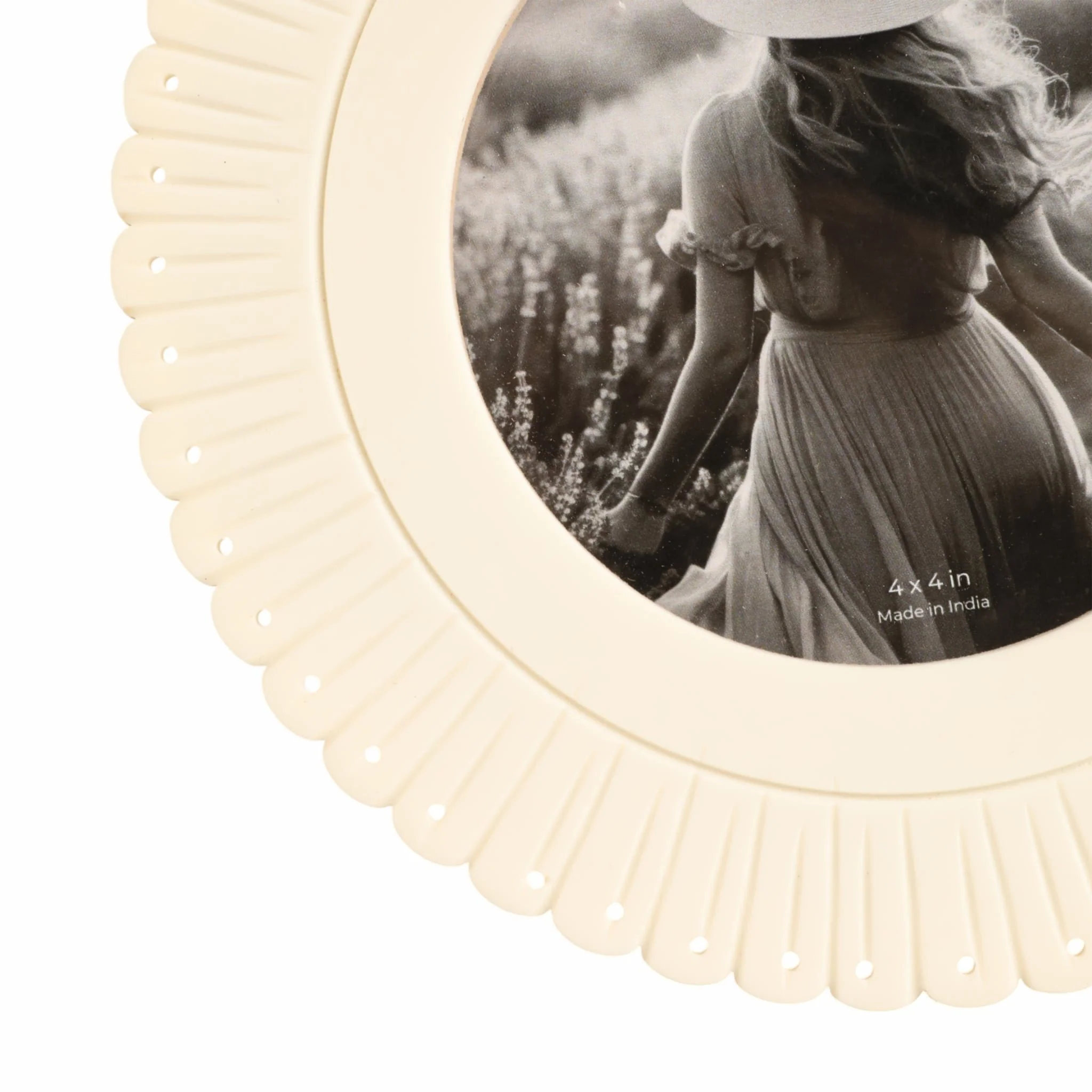 4x4 Round Etched Petal Resin Photo Frame, Ivory - Image 5