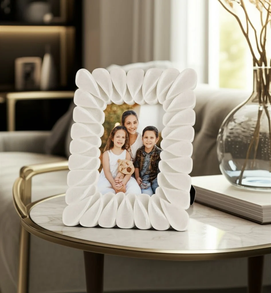 4x6" Loopy Quartz Resin Photo Frame, White - Image 3