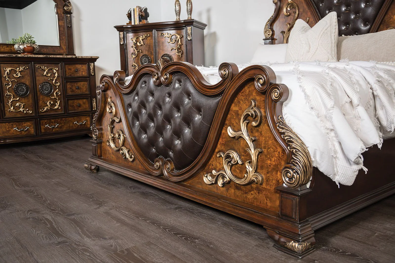 Aquilina 4 Pc. Queen Bedroom Set - Image 2