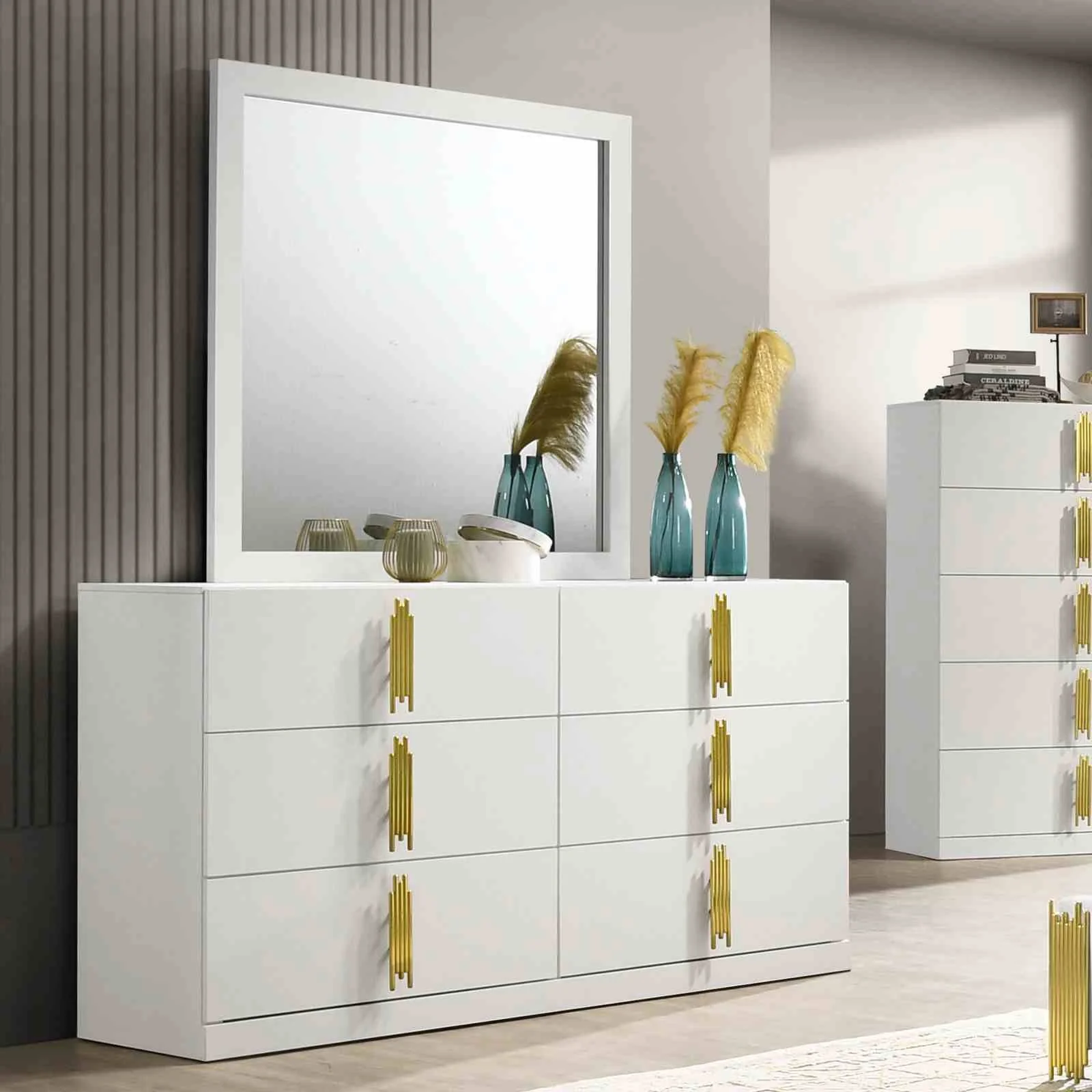 Basildon Dresser, White/Gold