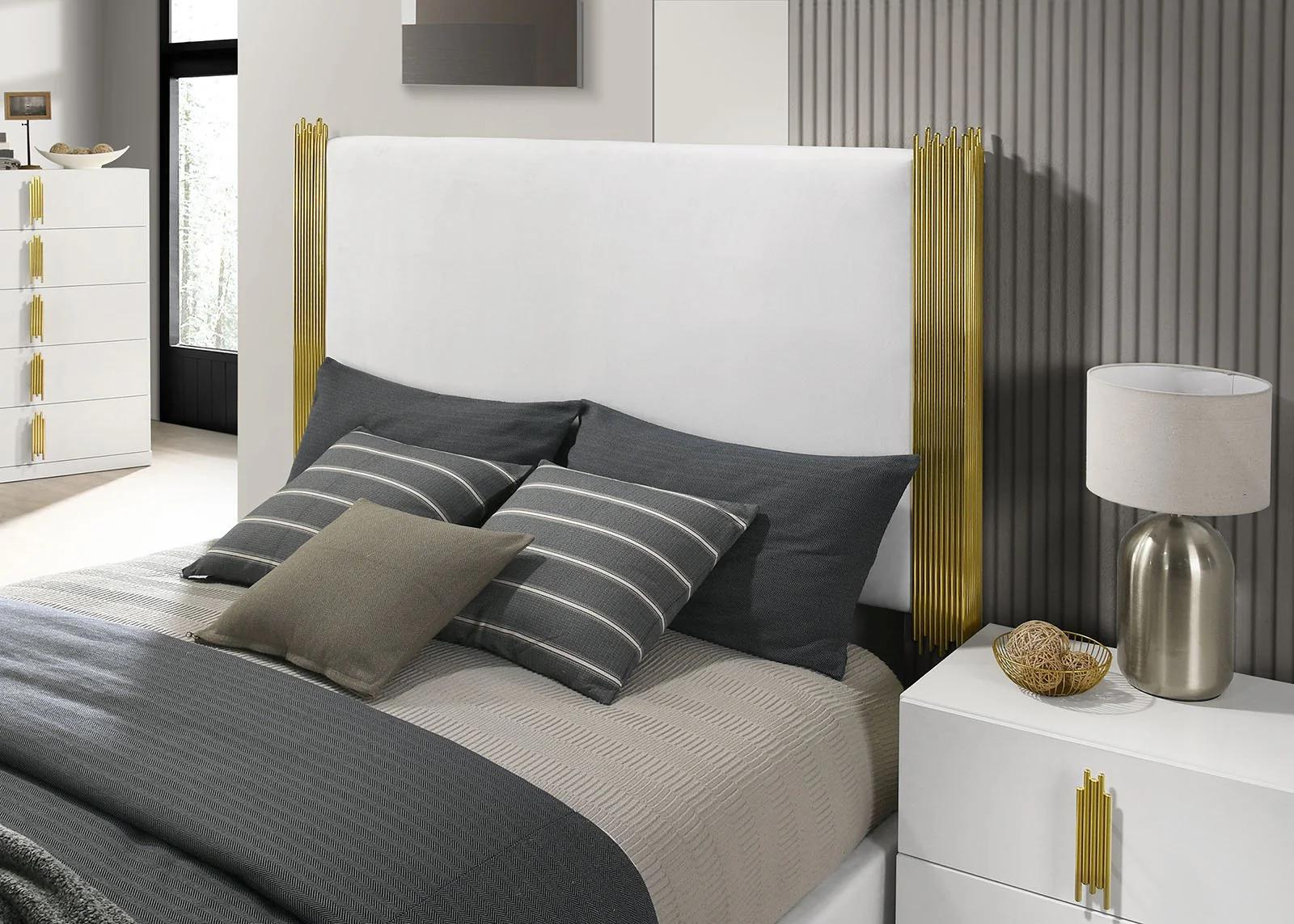 Basildon E.King Bed, White/Gold - Image 2