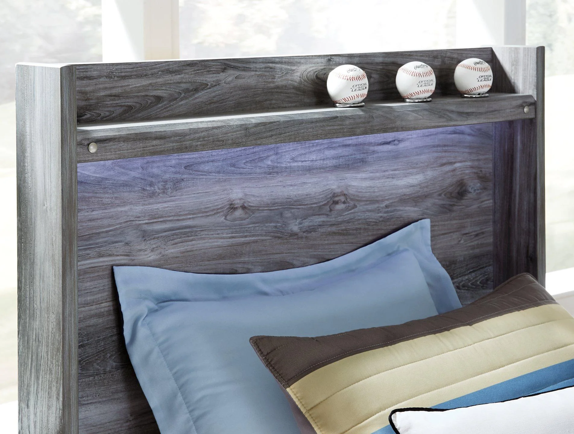 Baystorm Storage Bed - Image 14