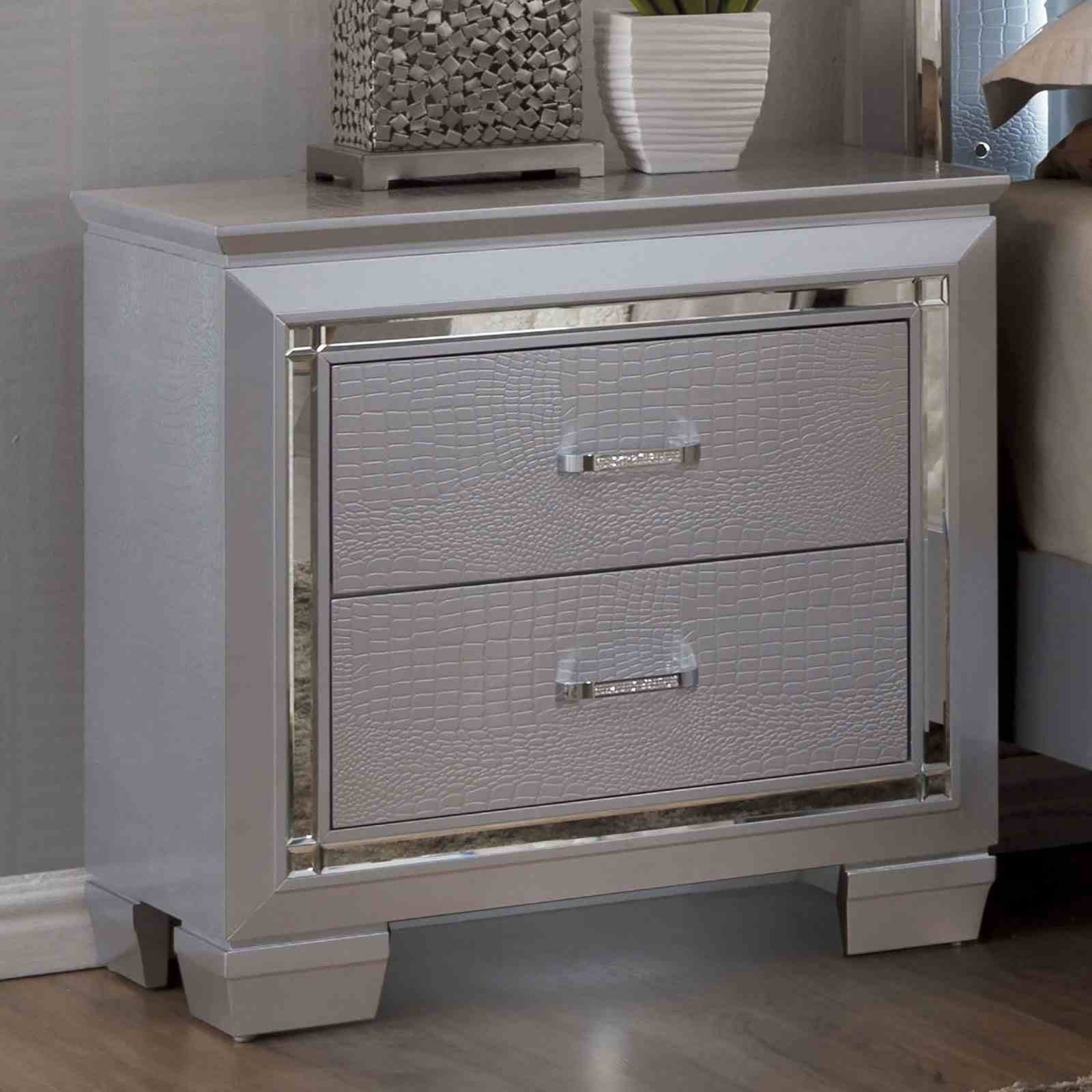 Bellanova Nightstand, Silver