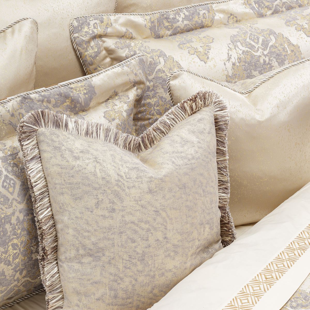 Bennett 10-Piece King Comforter Set - Champagne - Image 3