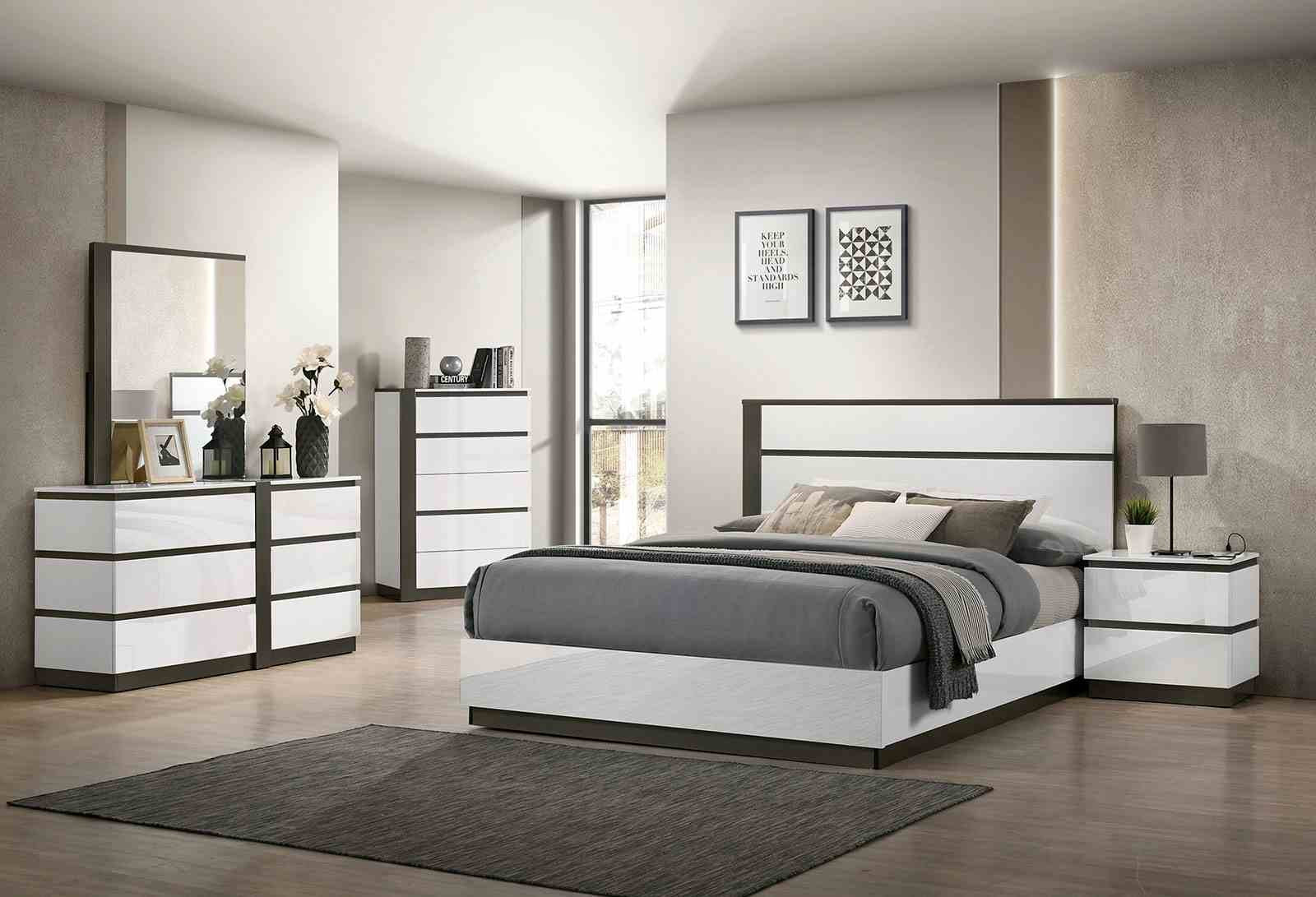 Birsfelden 5 Pc. Queen Bedroom Set w/ 2NS