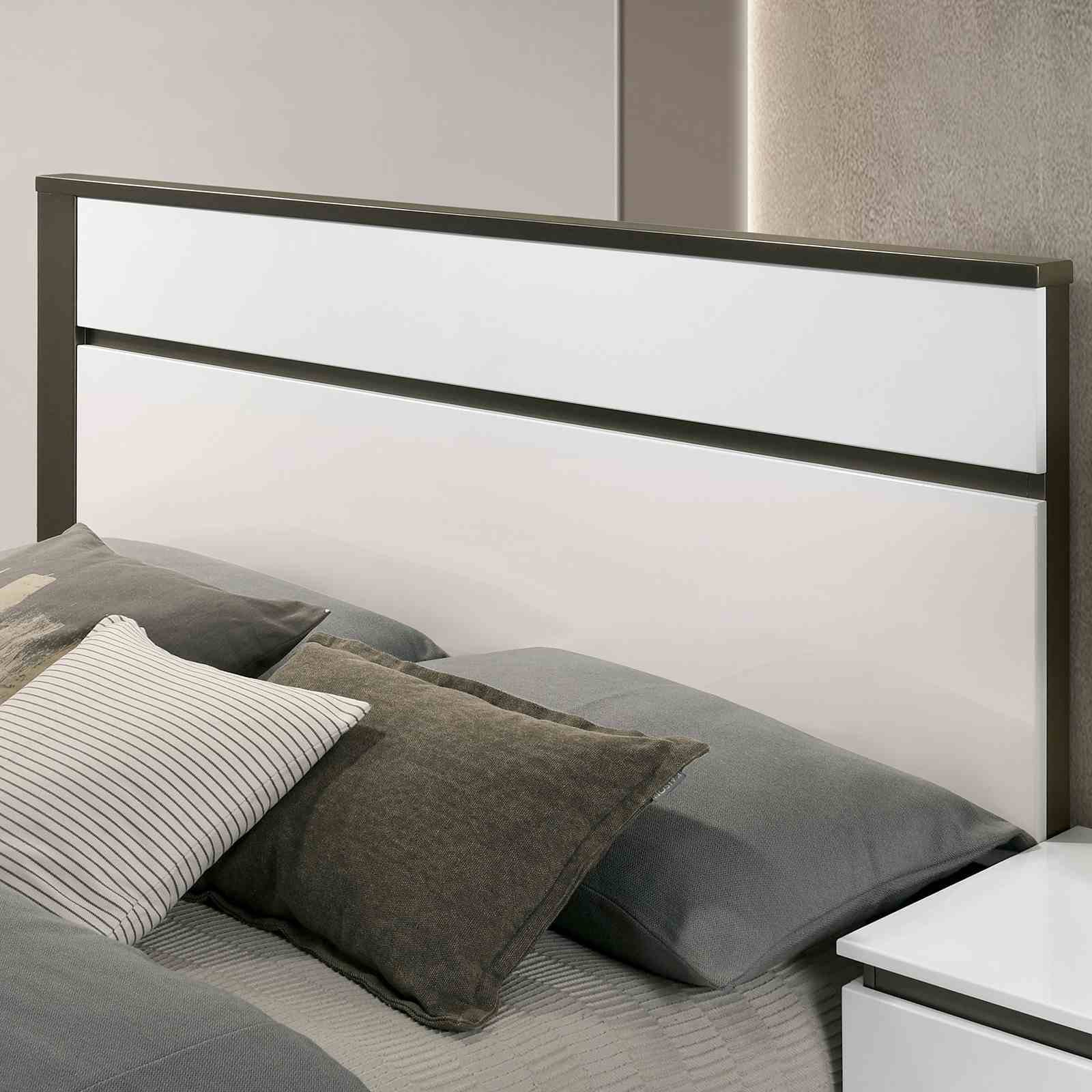 Birsfelden 5 Pc. Queen Bedroom Set w/ 2NS - Image 2