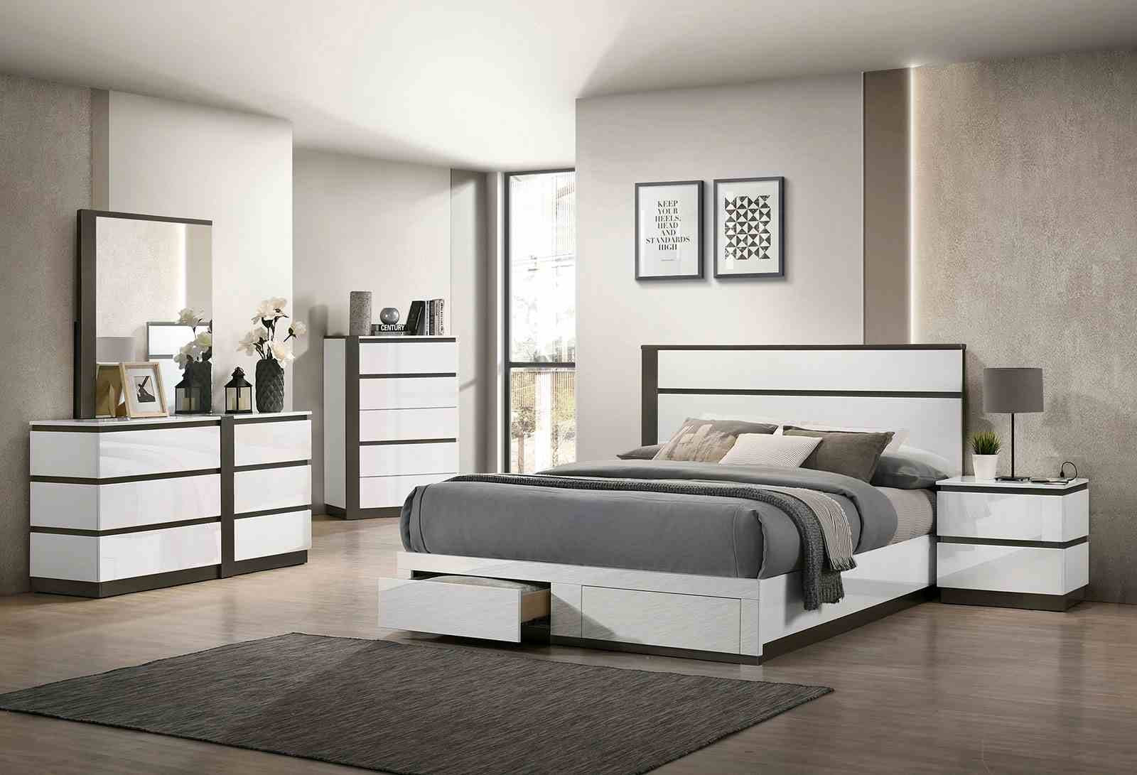 Birsfelden 5 Pc. Queen Bedroom Set w/ Chest