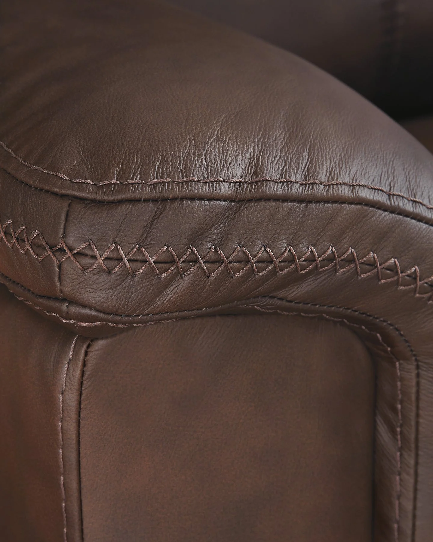 Bleckley Power Reclining Loveseat with Console - Image 10