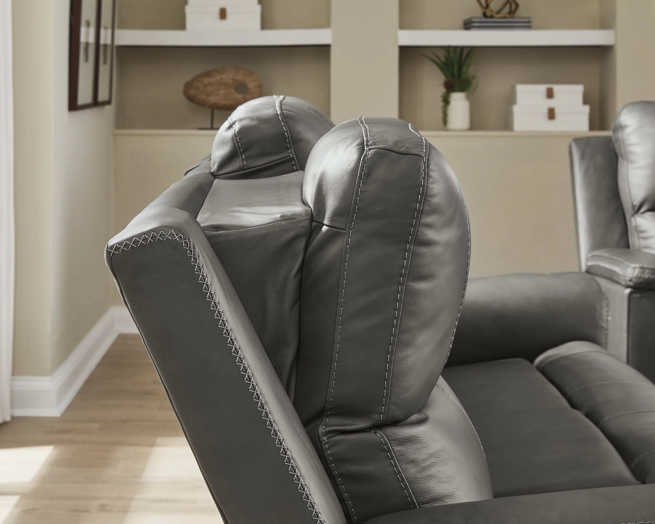 Bleckley Power Reclining Loveseat with Console - Image 19