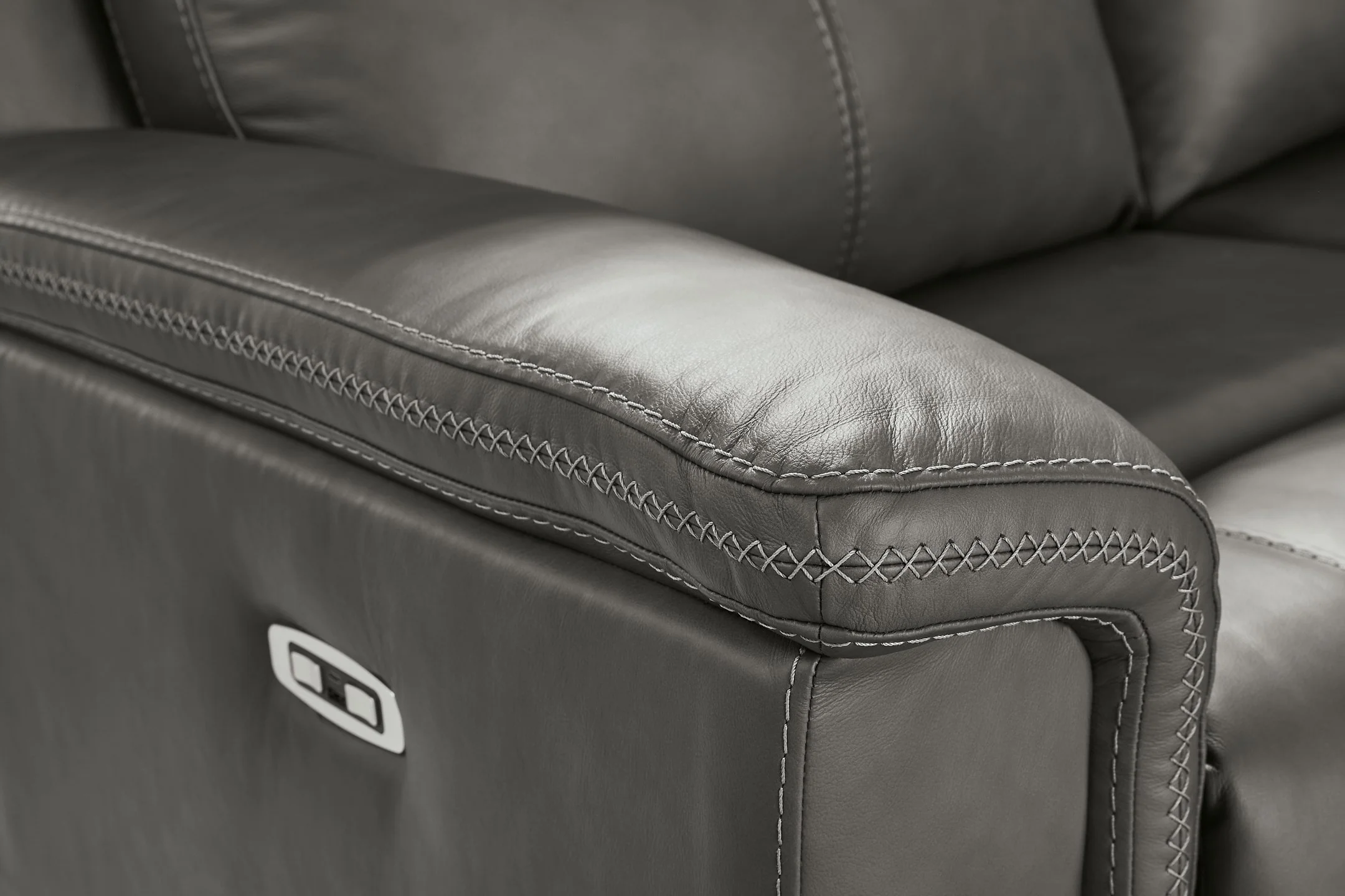 Bleckley Power Reclining Loveseat with Console - Image 21
