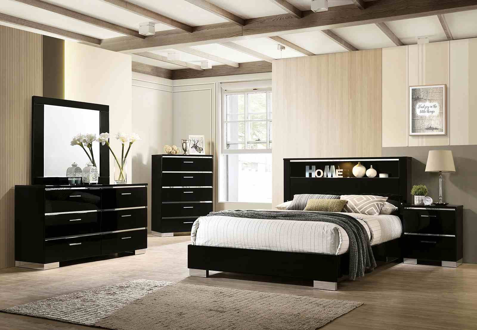 Carlie 5 Pc. Queen Bedroom Set w/ Chest