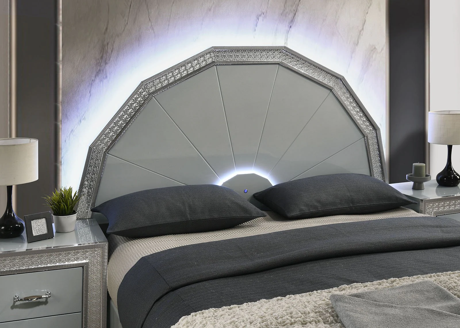 Cassiopeia 4 Pc. Queen Bedroom Set - Image 3
