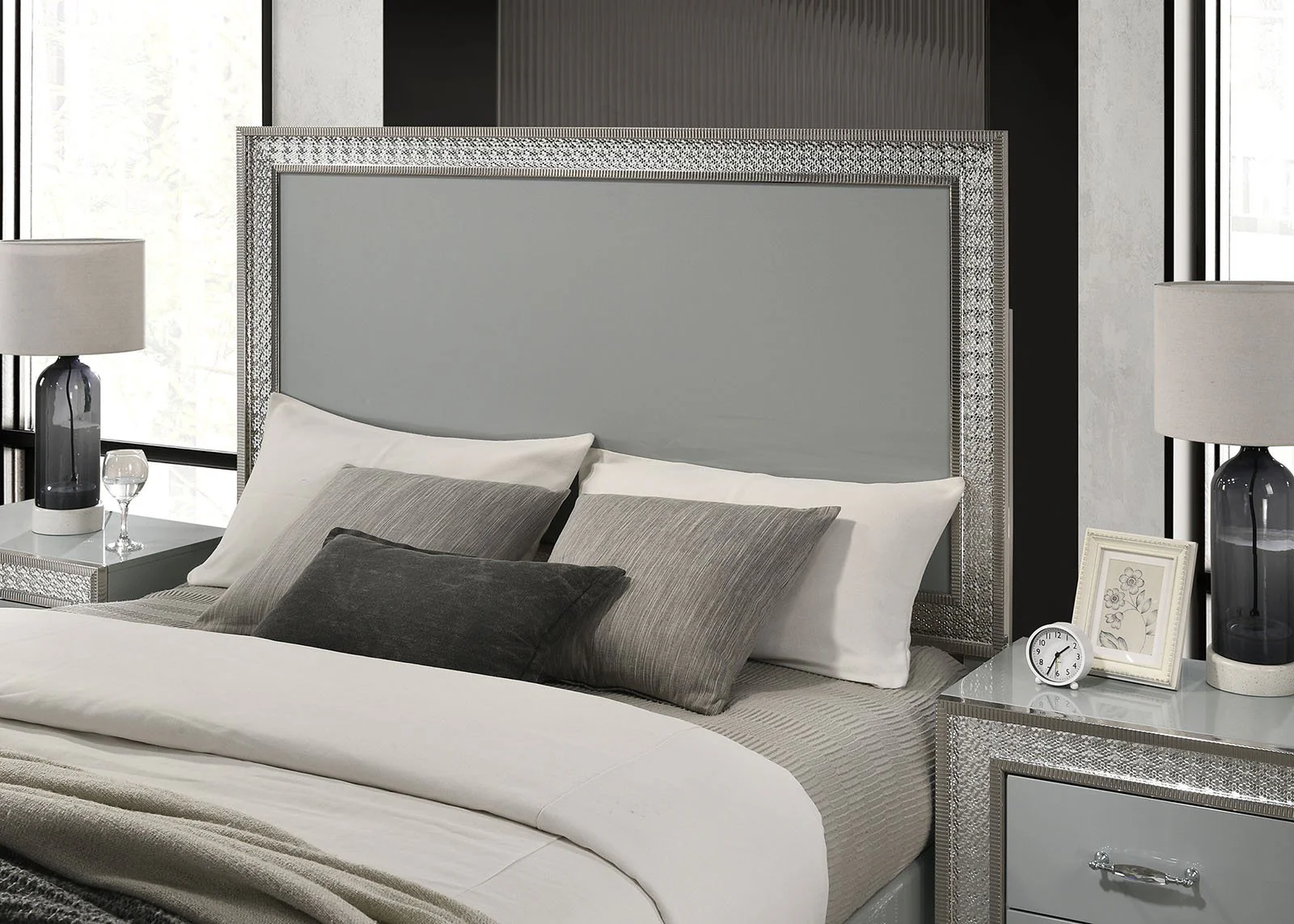 Cassiopeia 5 Pc. Queen Bedroom Set w/ 2NS - Image 2