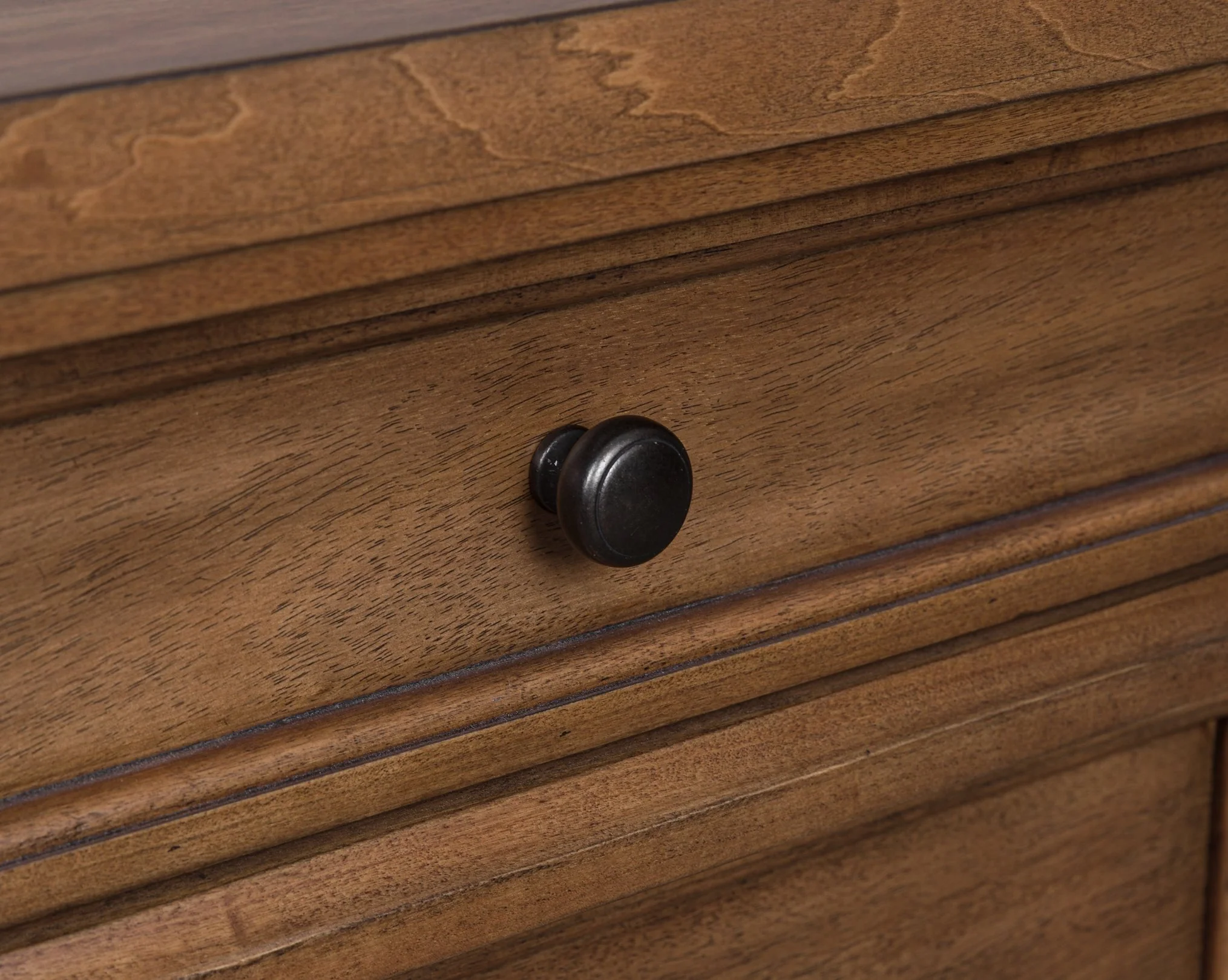 Chadworth Dresser and Mirror - Image 4