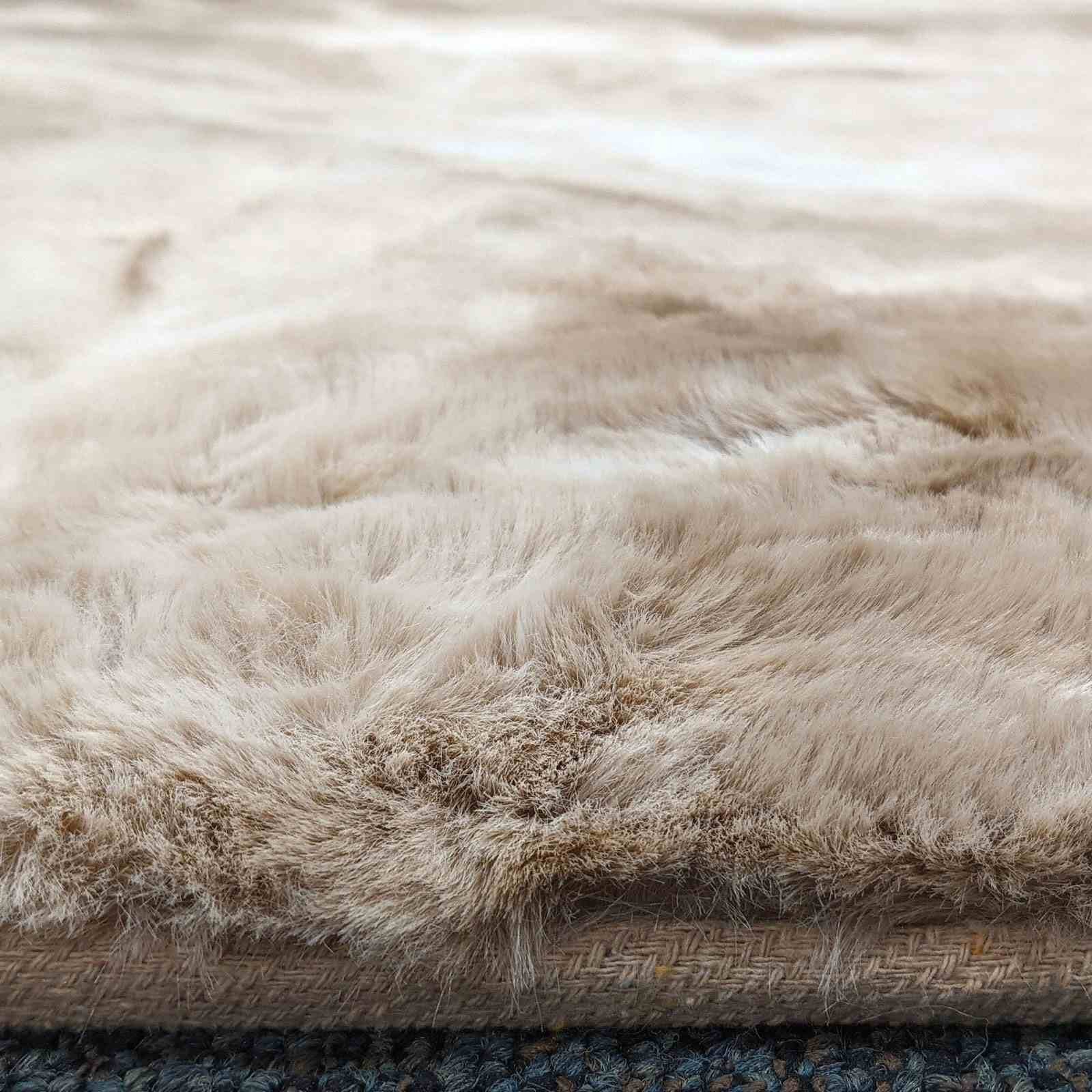 Famalica 5' X 7' Area Rug - Image 2