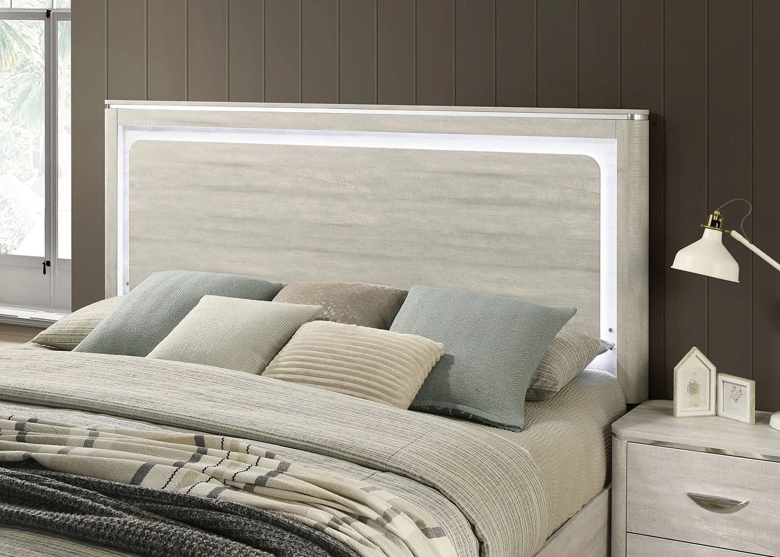 Farsund Queen Bed - Image 3