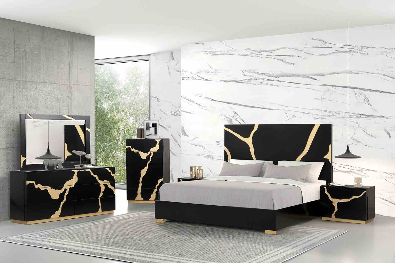 Goldsberg 5 Pc. Queen Bedroom Set w/ Chest