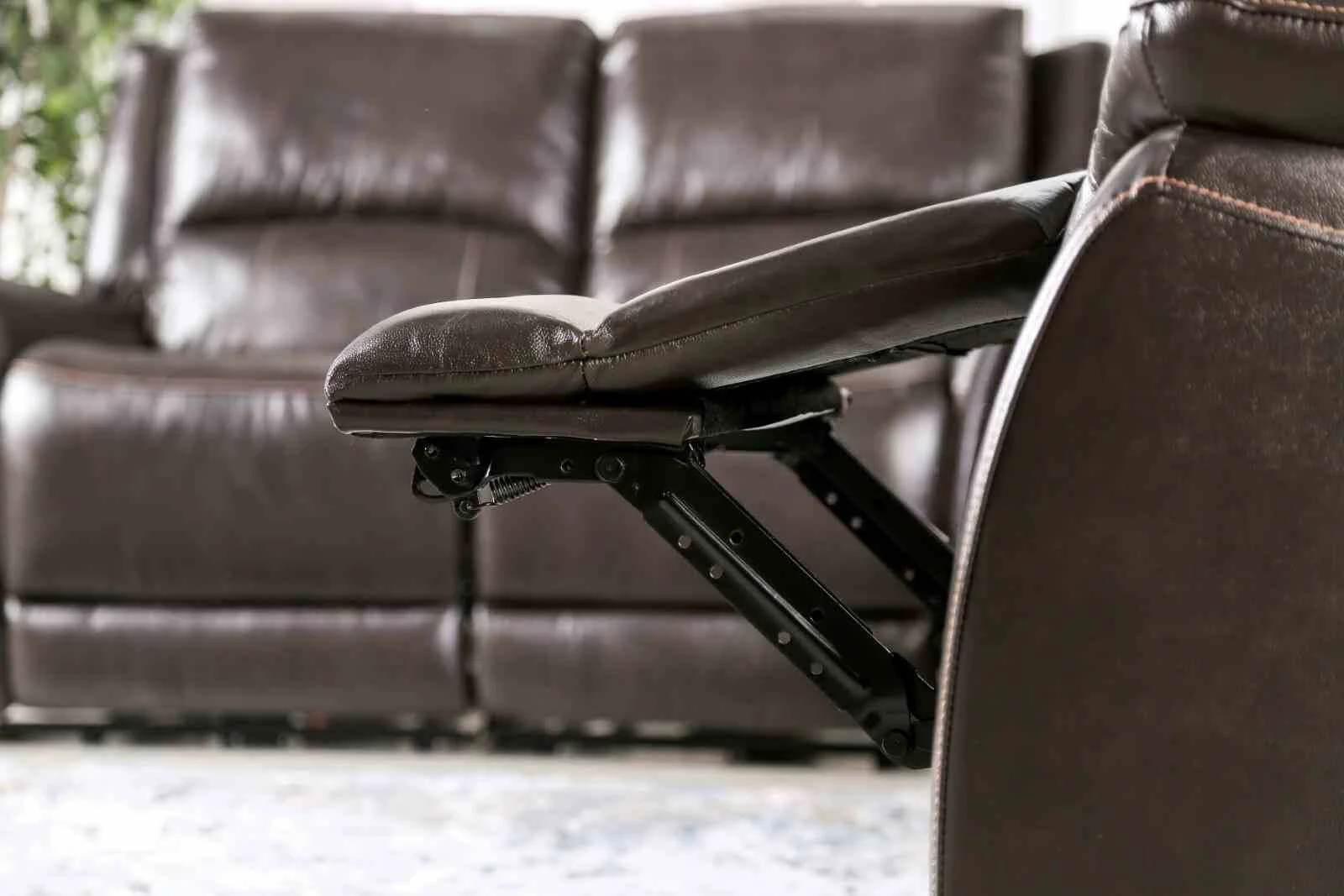 Gorgius Power Loveseat, Espresso - Image 5