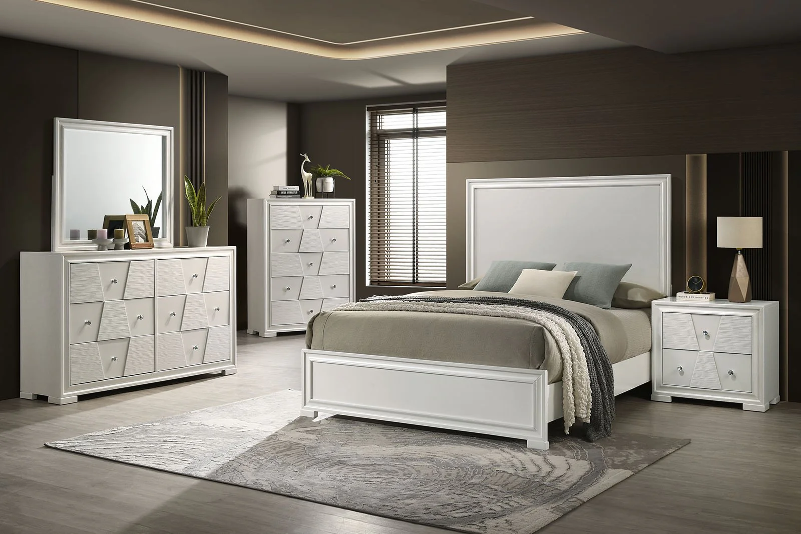 Holsted 5 Pc. Queen Bedroom Set w/ Chest