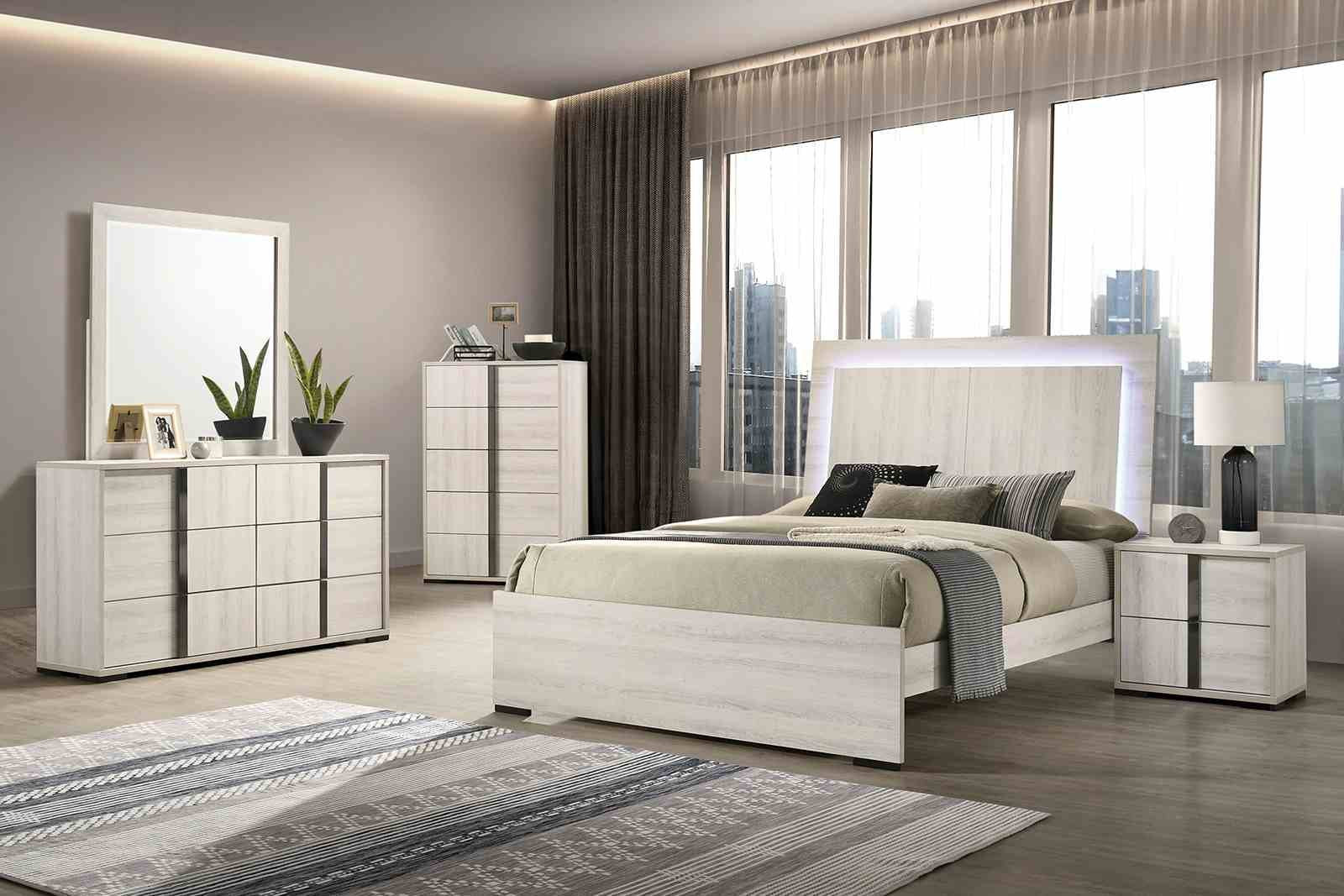 Horten E.King Bed, White Wash
