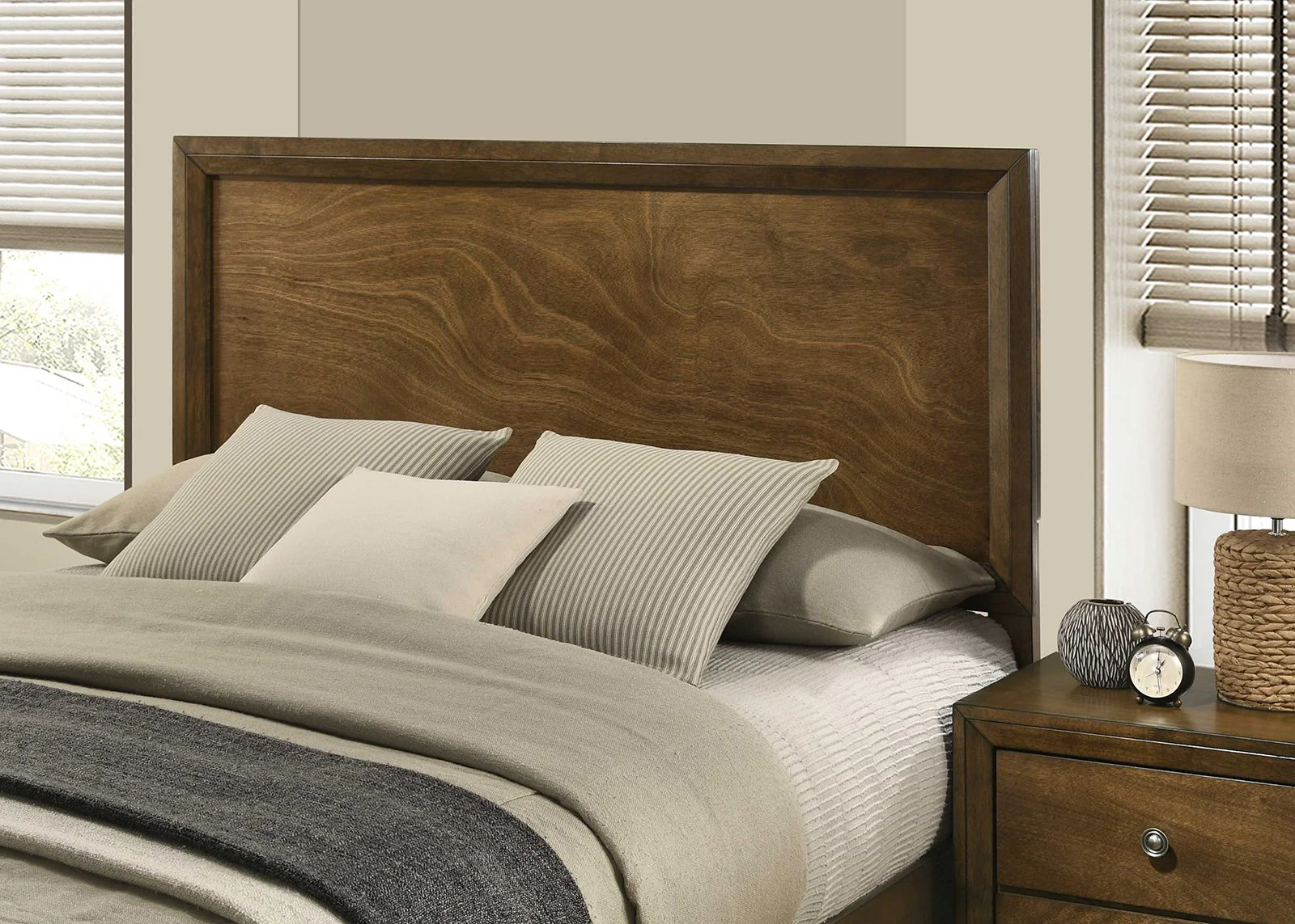 Kirkham 5 Pc. Queen Bedroom Set w/ 2NS - Image 3