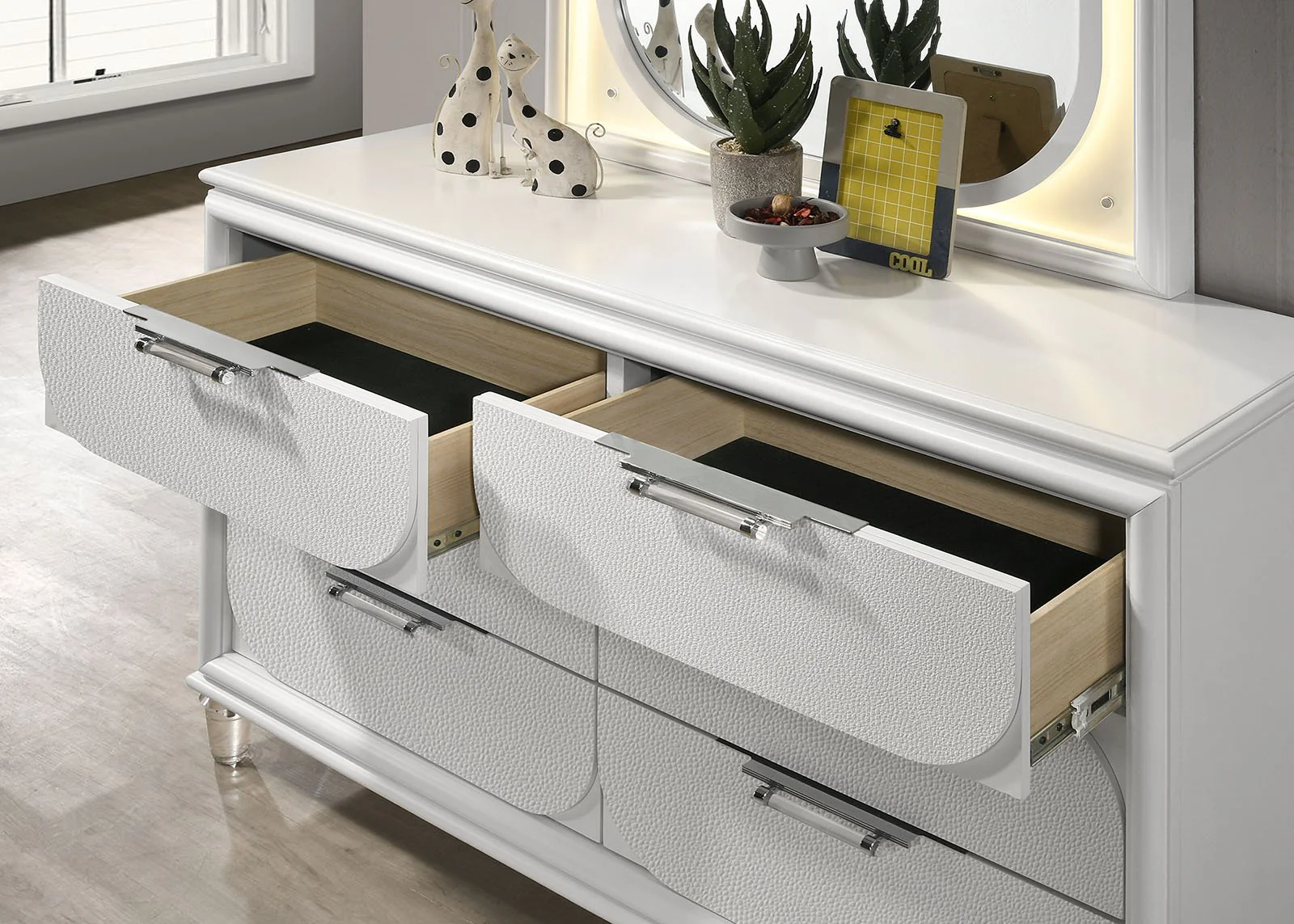 Lareina Full Bed w/ Trundle, Pearl White - Image 9