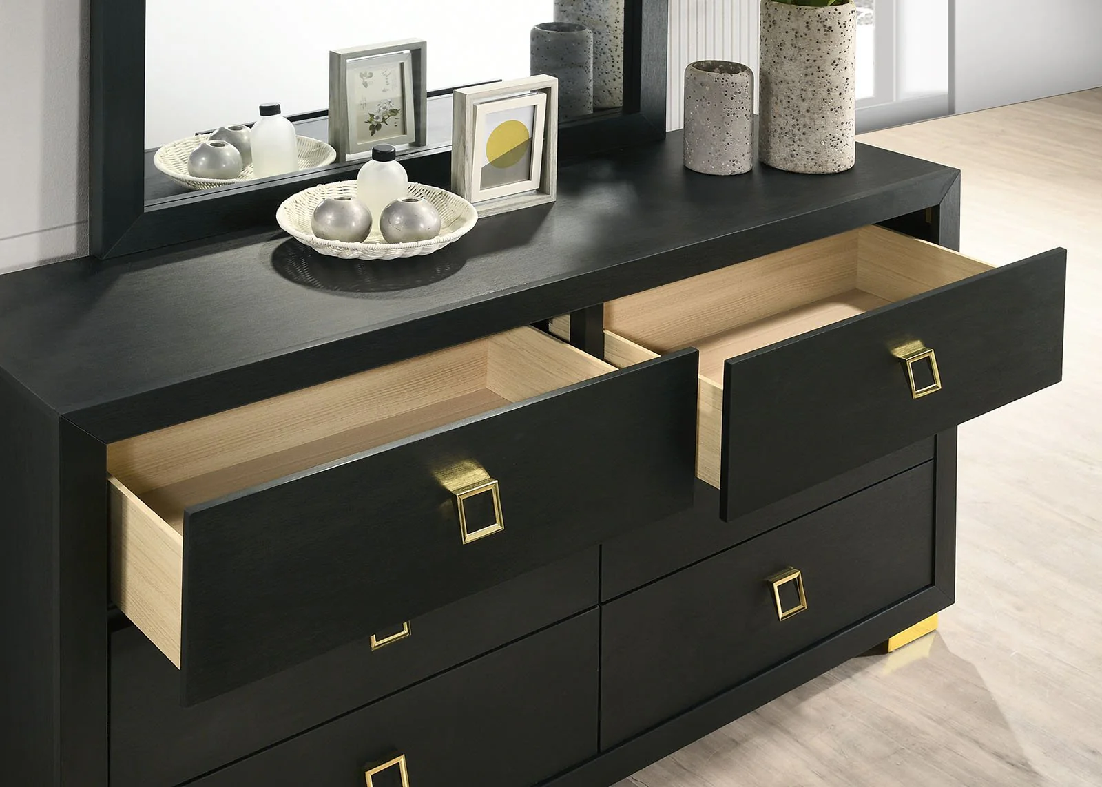 Latimer 5 Pc. Queen Bedroom Set w/ 2NS - Image 5