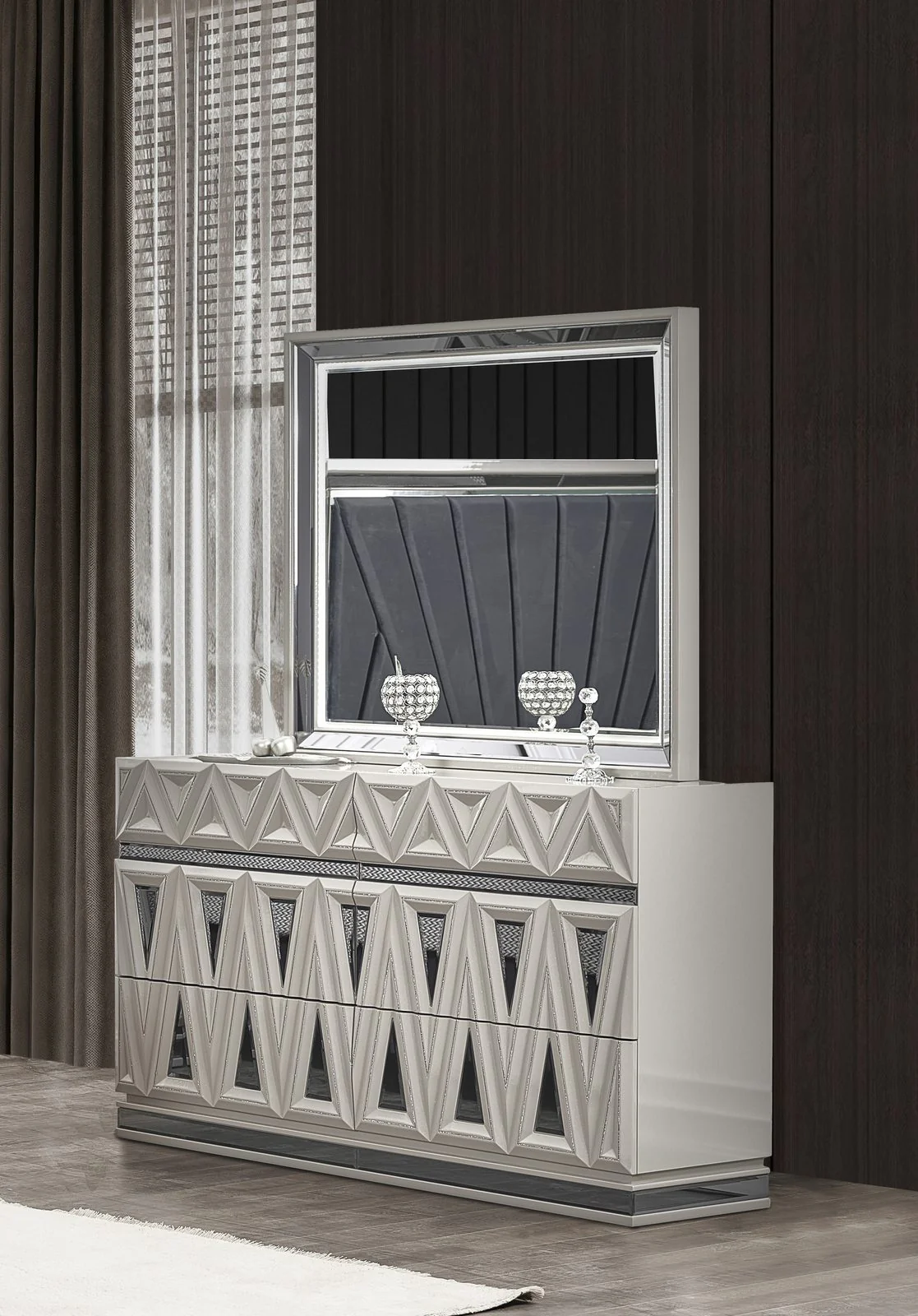 Lavita Dresser