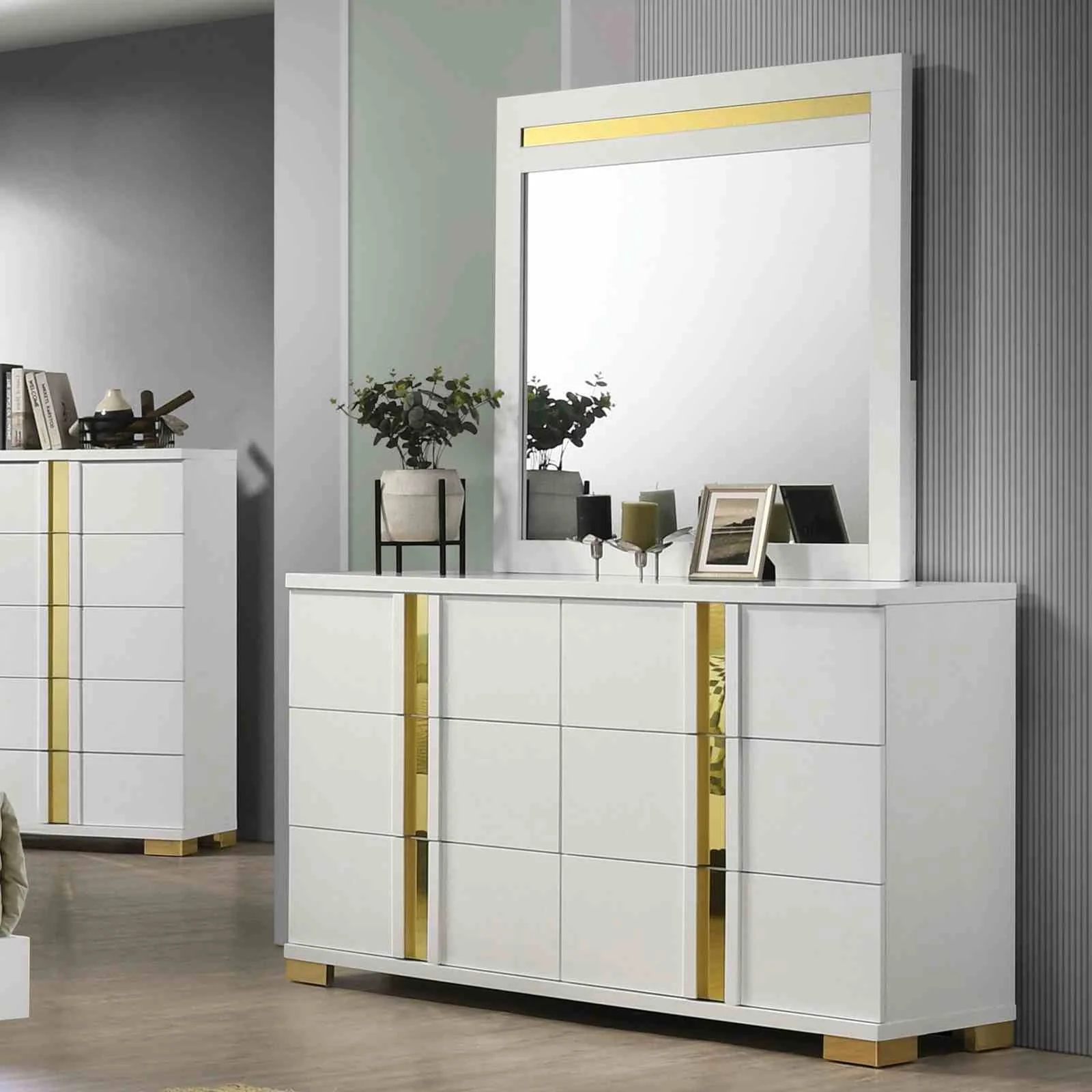 Lillestrom Dresser, White/Gold
