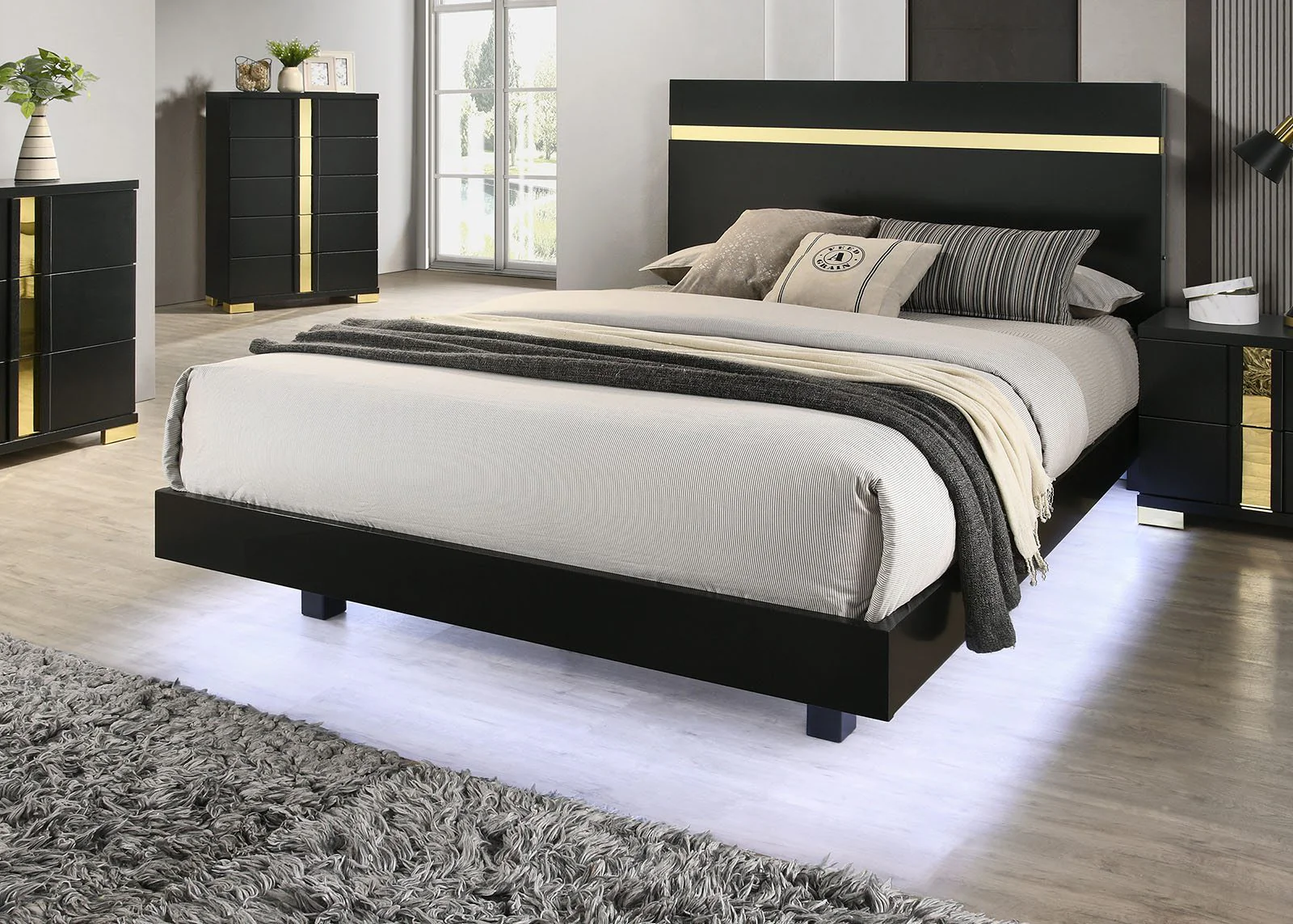Lillestrom Queen Bed, Black/Gold - Image 3