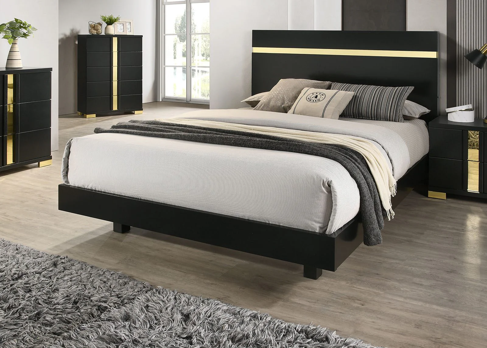 Lillestrom Queen Bed, Black/Gold - Image 4