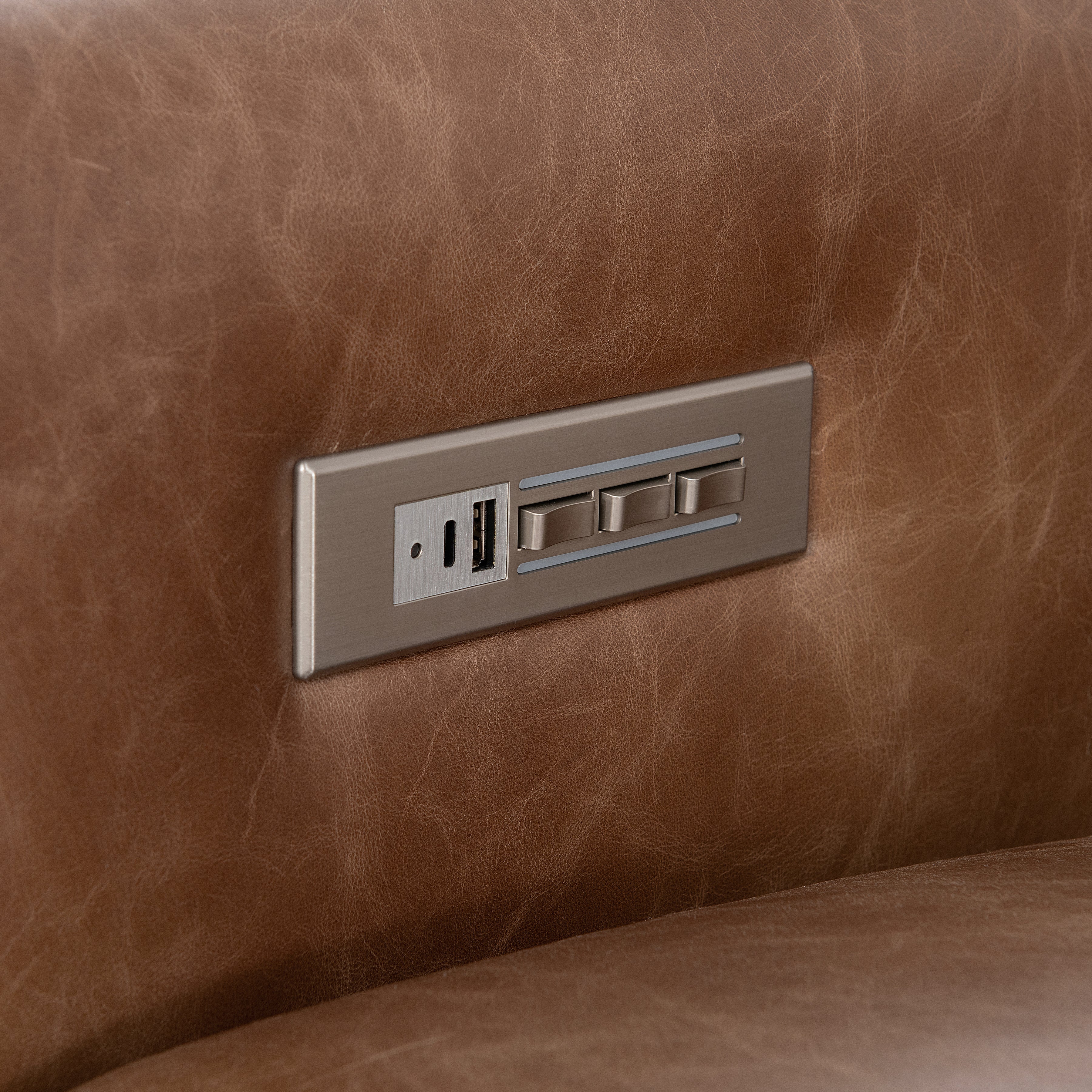Lioni Leather Power Motion Chair - Image 8