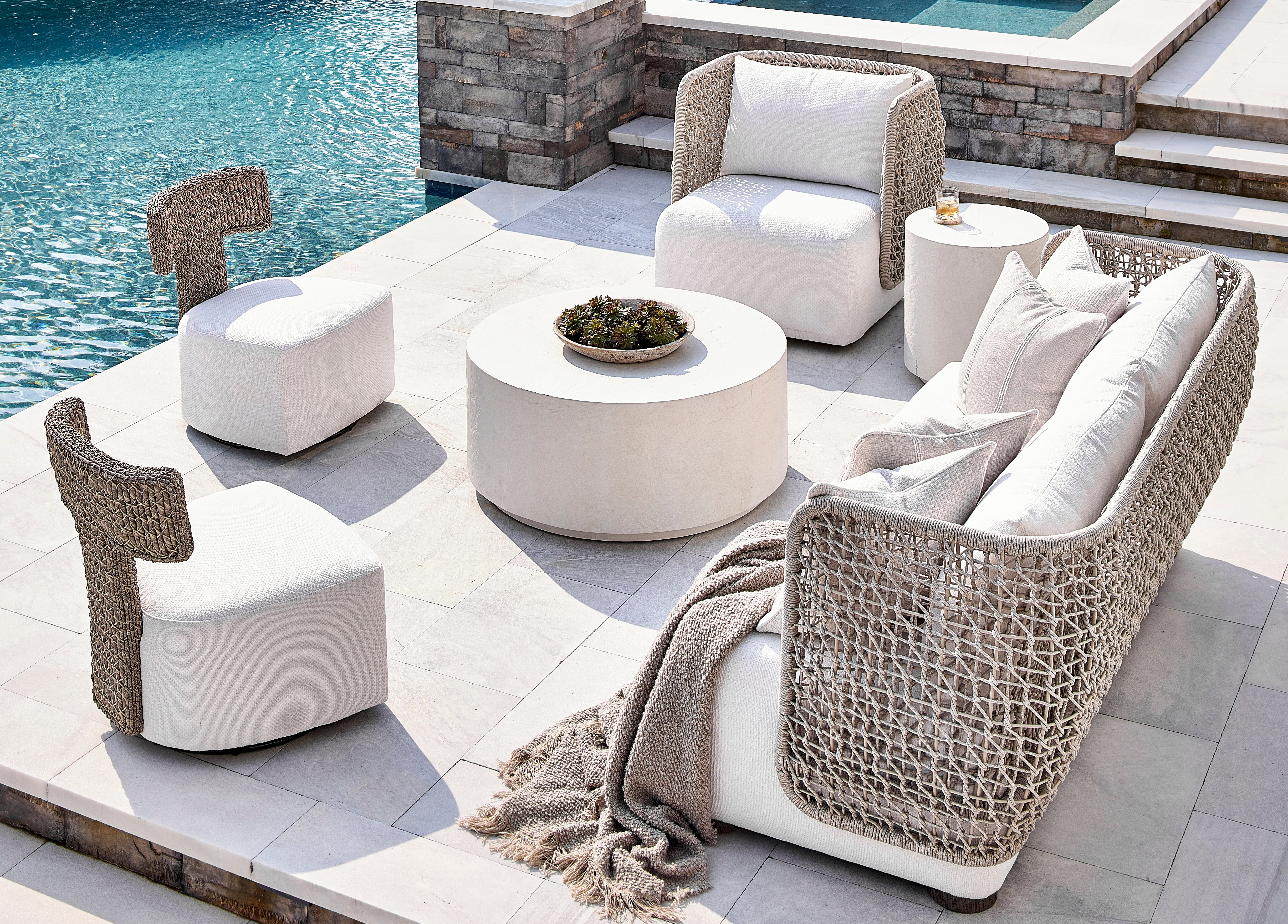 Lomani Outdoor Swivel Chair - Image 7