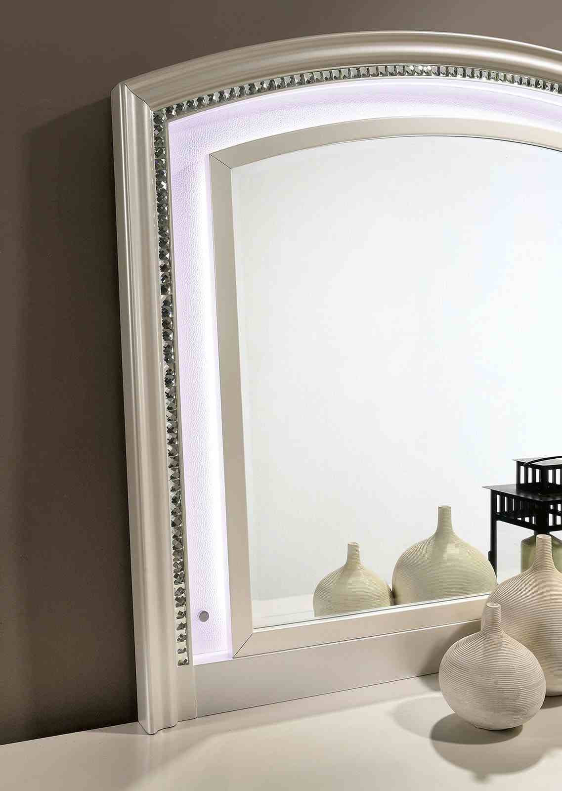 Maddie Cal.King Bed, Pearl White - Image 5