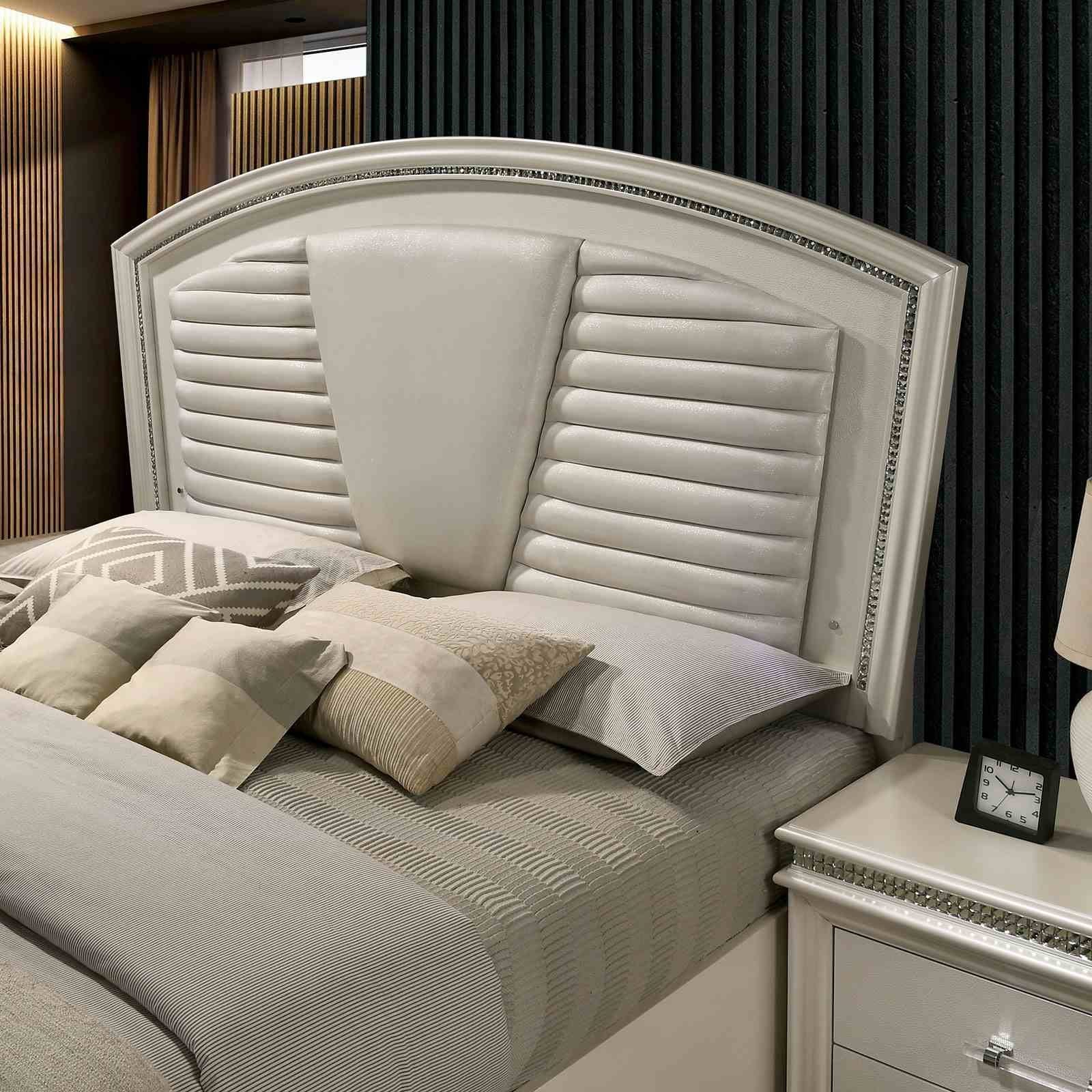 Maddie E.King Bed, Pearl White - Image 3