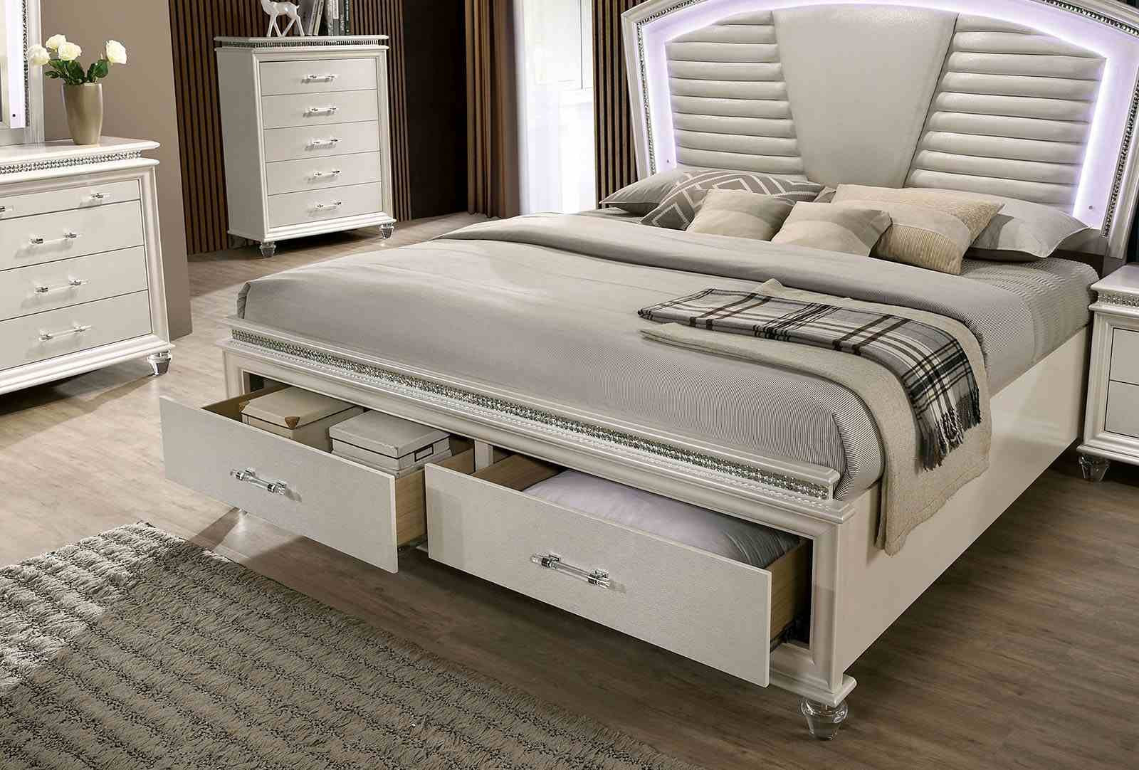 Maddie Queen Bed, Pearl White - Image 2
