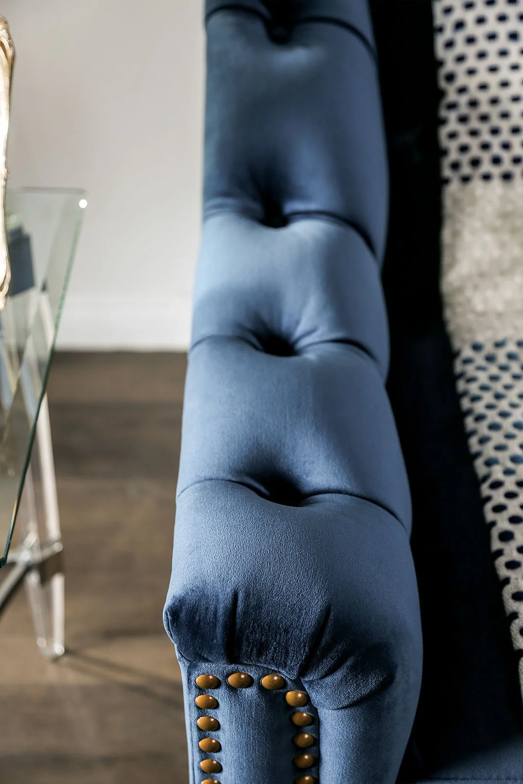 Martinique Loveseat - Image 8