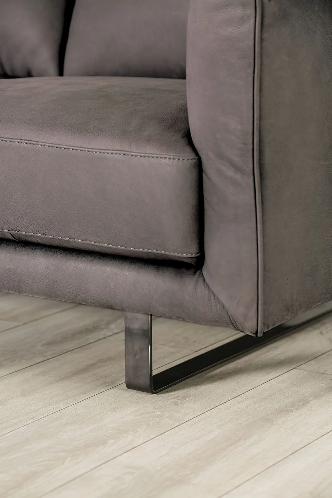 Mezzanotte Chair, Gray - Image 4