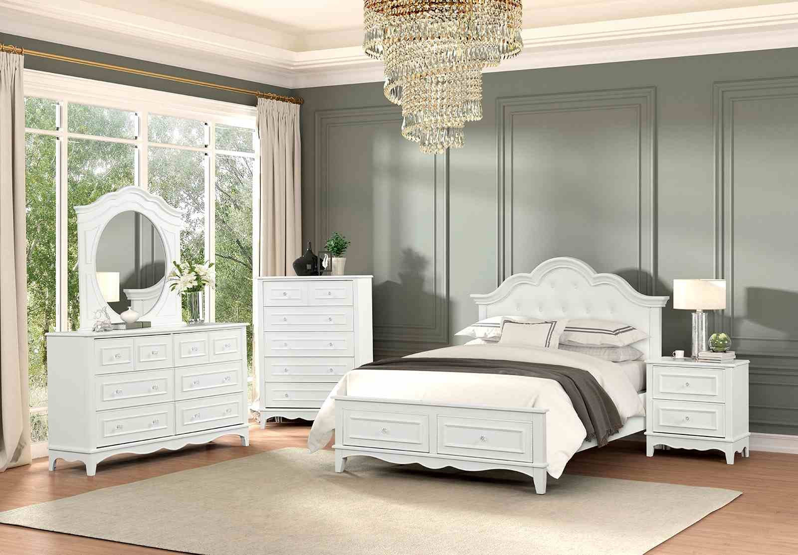 Naucalpan 4 Pc. Queen Bedroom Set