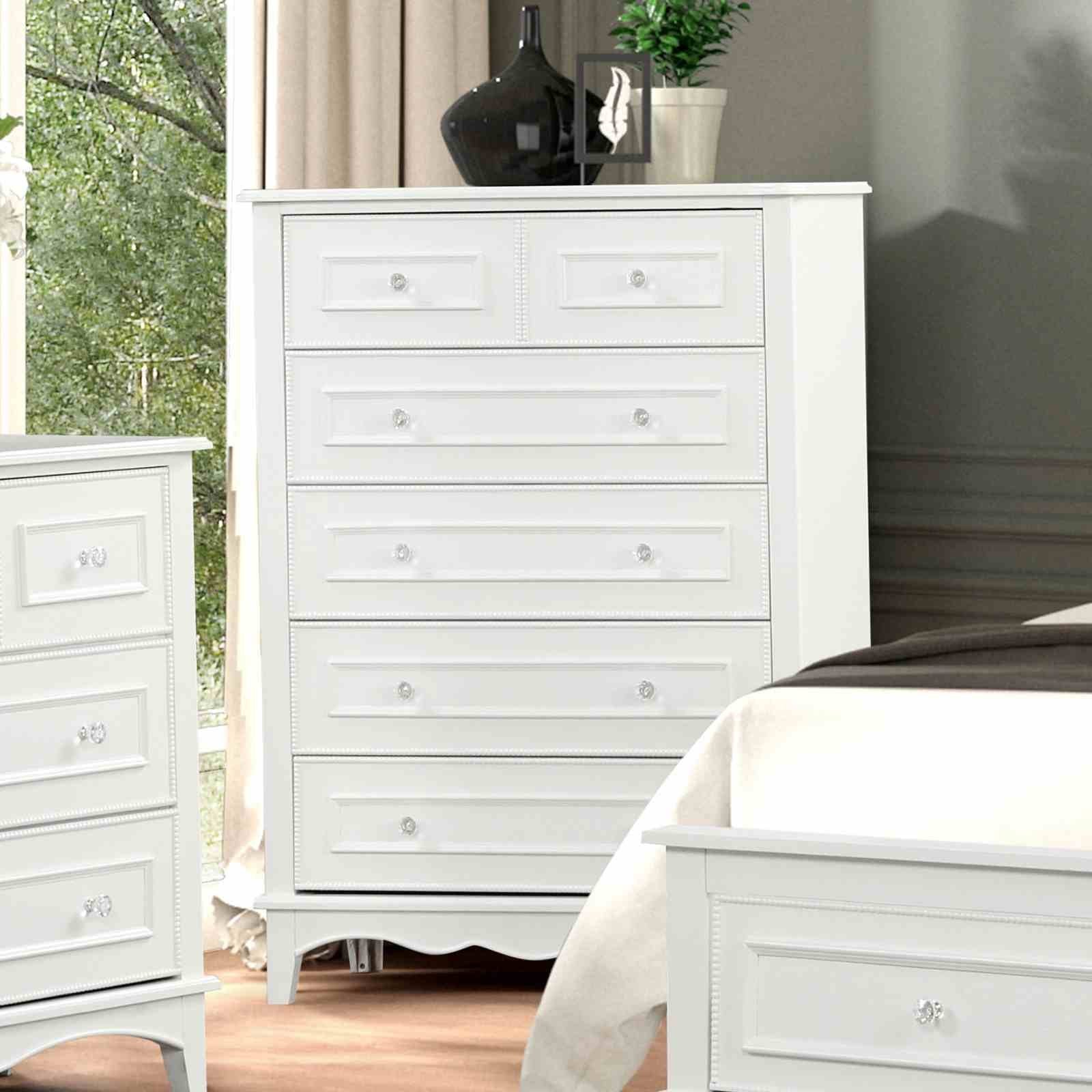 Naucalpan Chest w/ Bottom Drawer Cedar, White