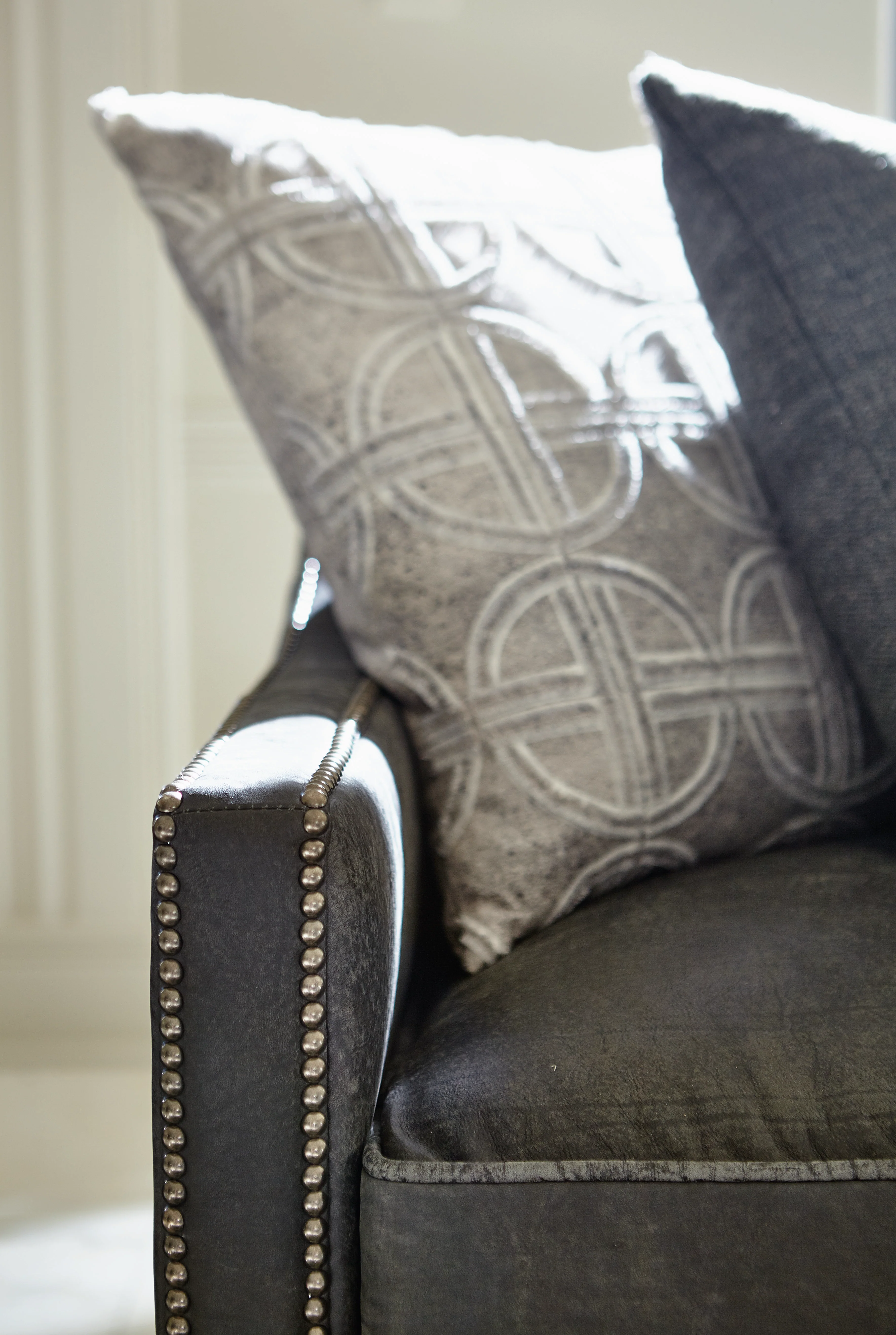 Palisades Leather Sofa - Image 5