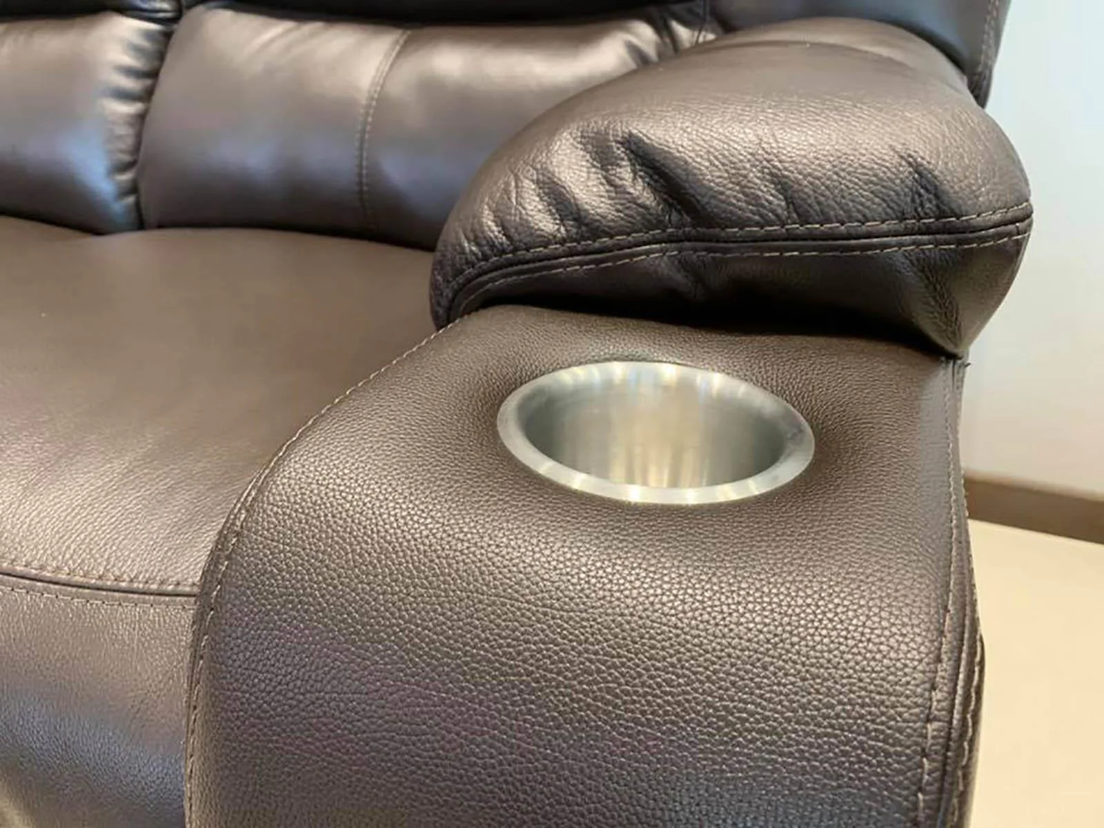 Palliser Cozumel Console Loveseat with Cupholder - Image 3