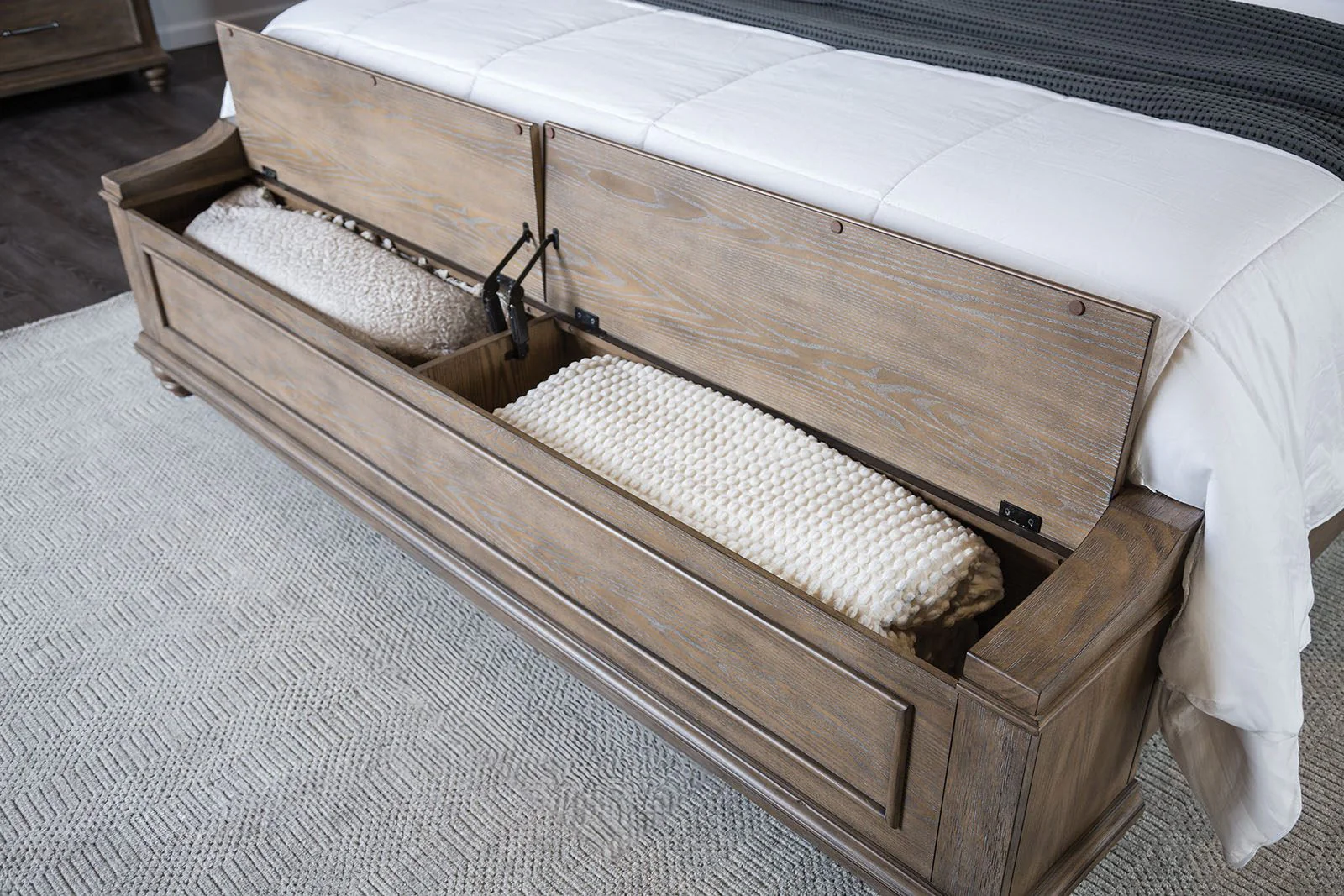 Philomath E.King Bed, Aged Oak - Image 3