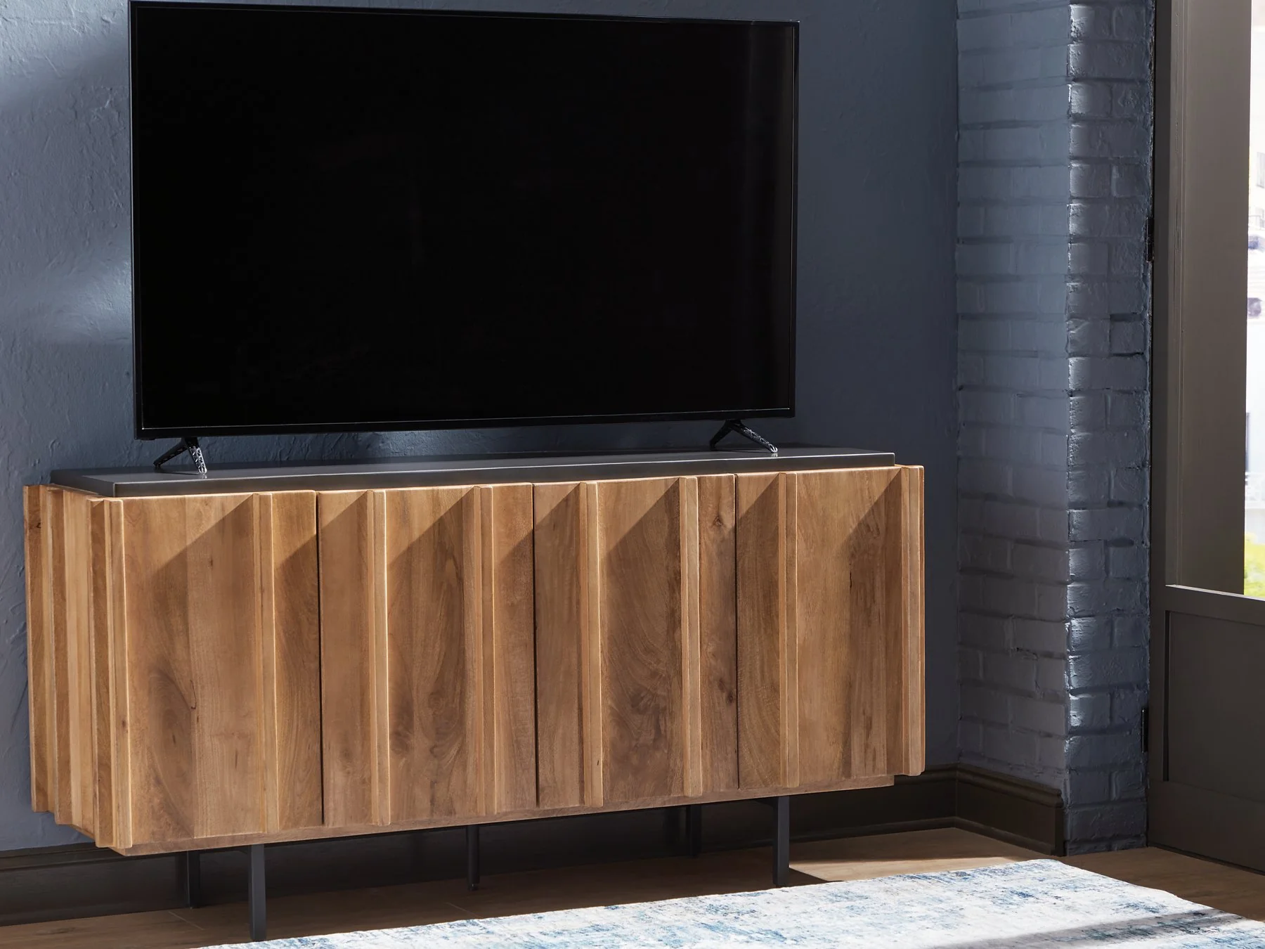 Quintavious Accent Cabinet - Image 6