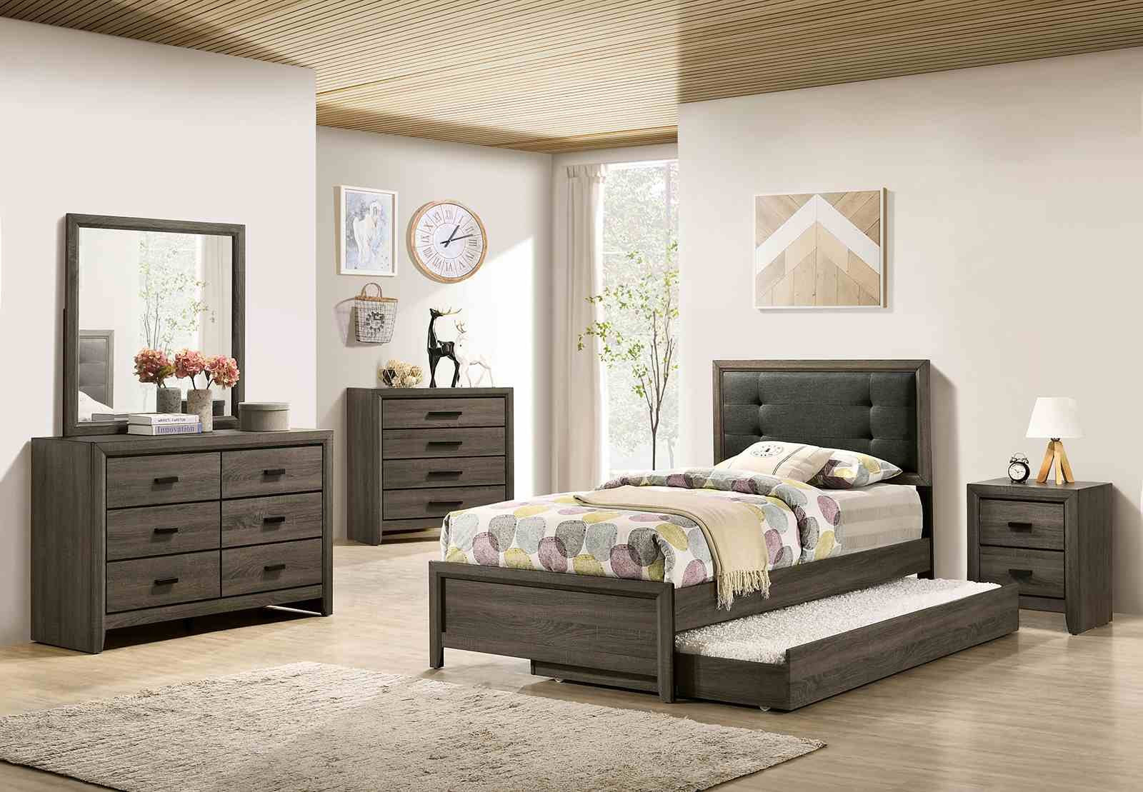 Roanne 4 Pc. Full Bedroom Set