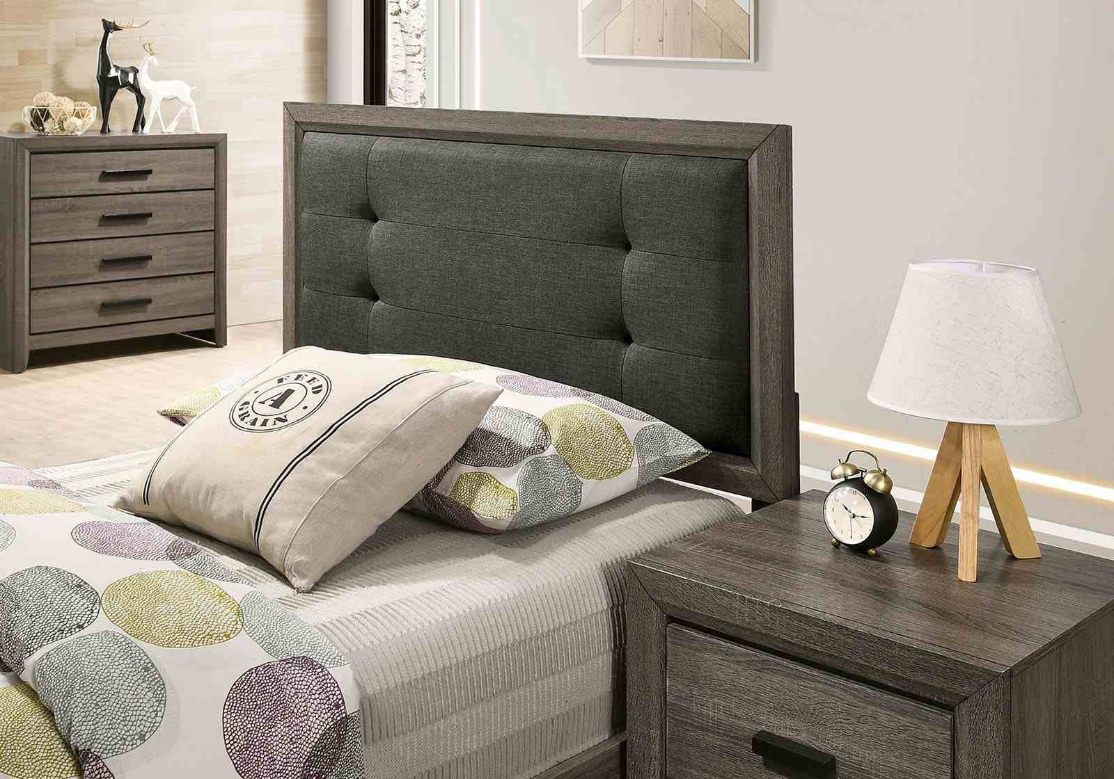 Roanne 4 Pc. Twin Bedroom Set - Image 3