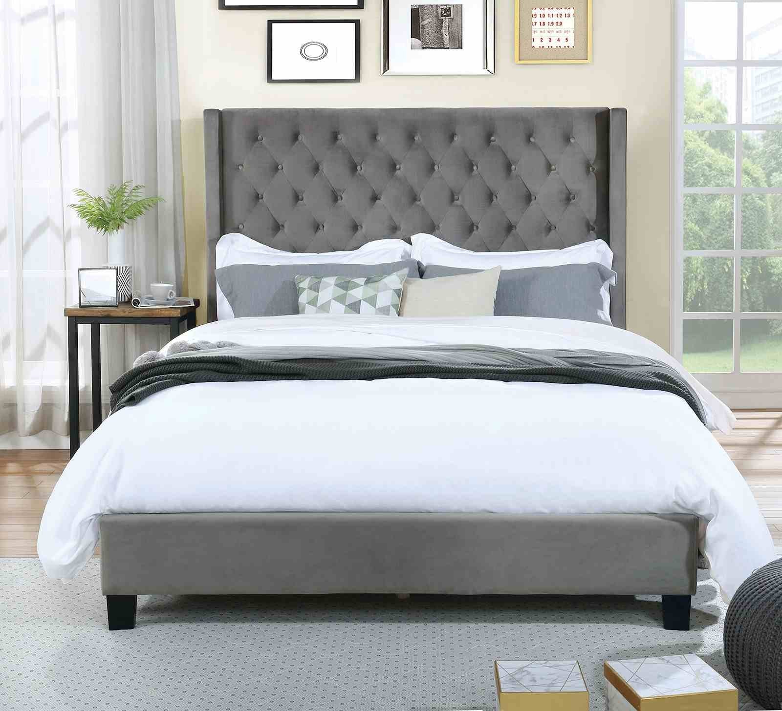 Ryleigh E.King Bed, Gray