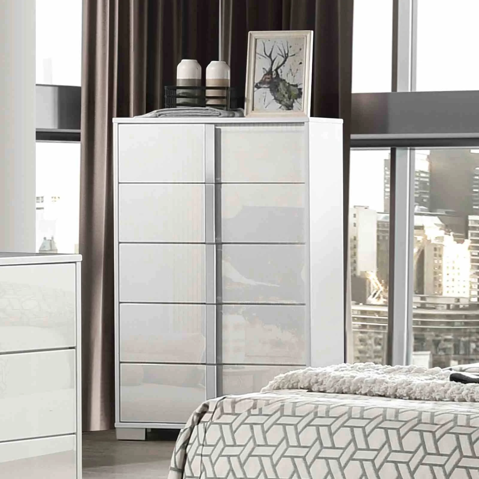 Sinistra Chest, White