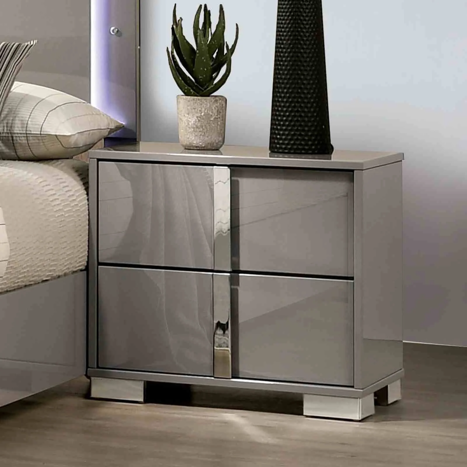 Sinistra Nightstand, Light Taupe