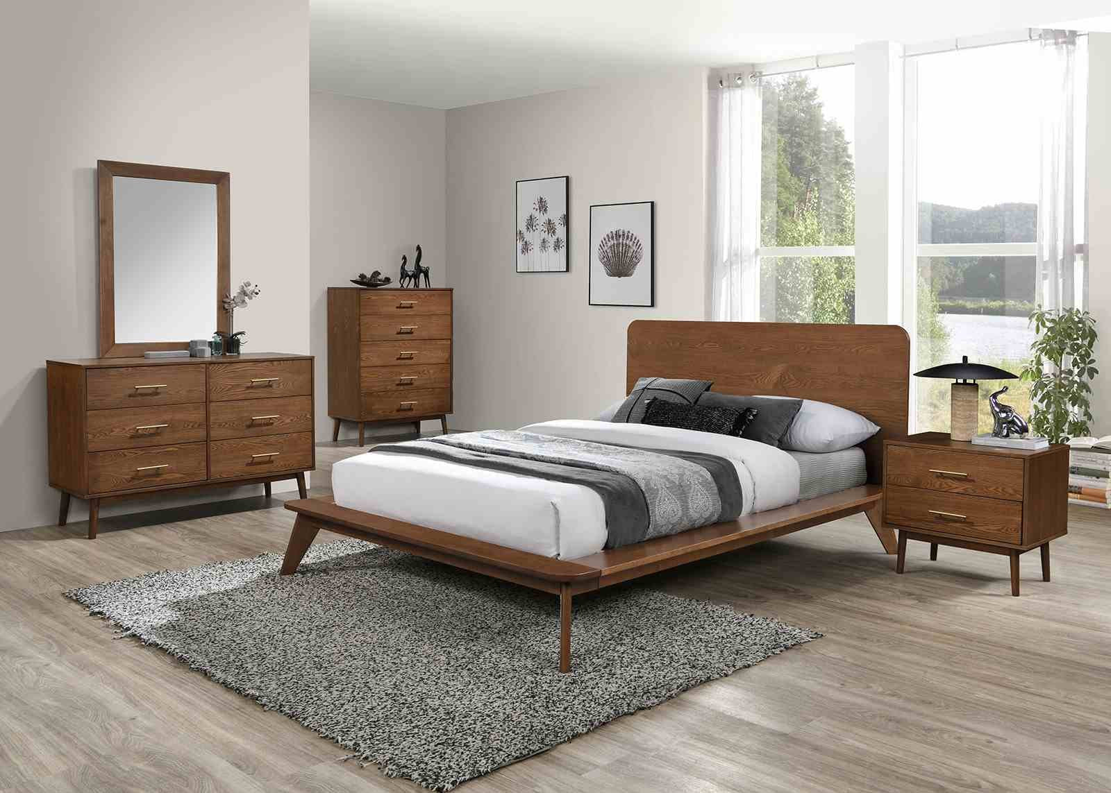 Stathelle Queen Bed, Walnut